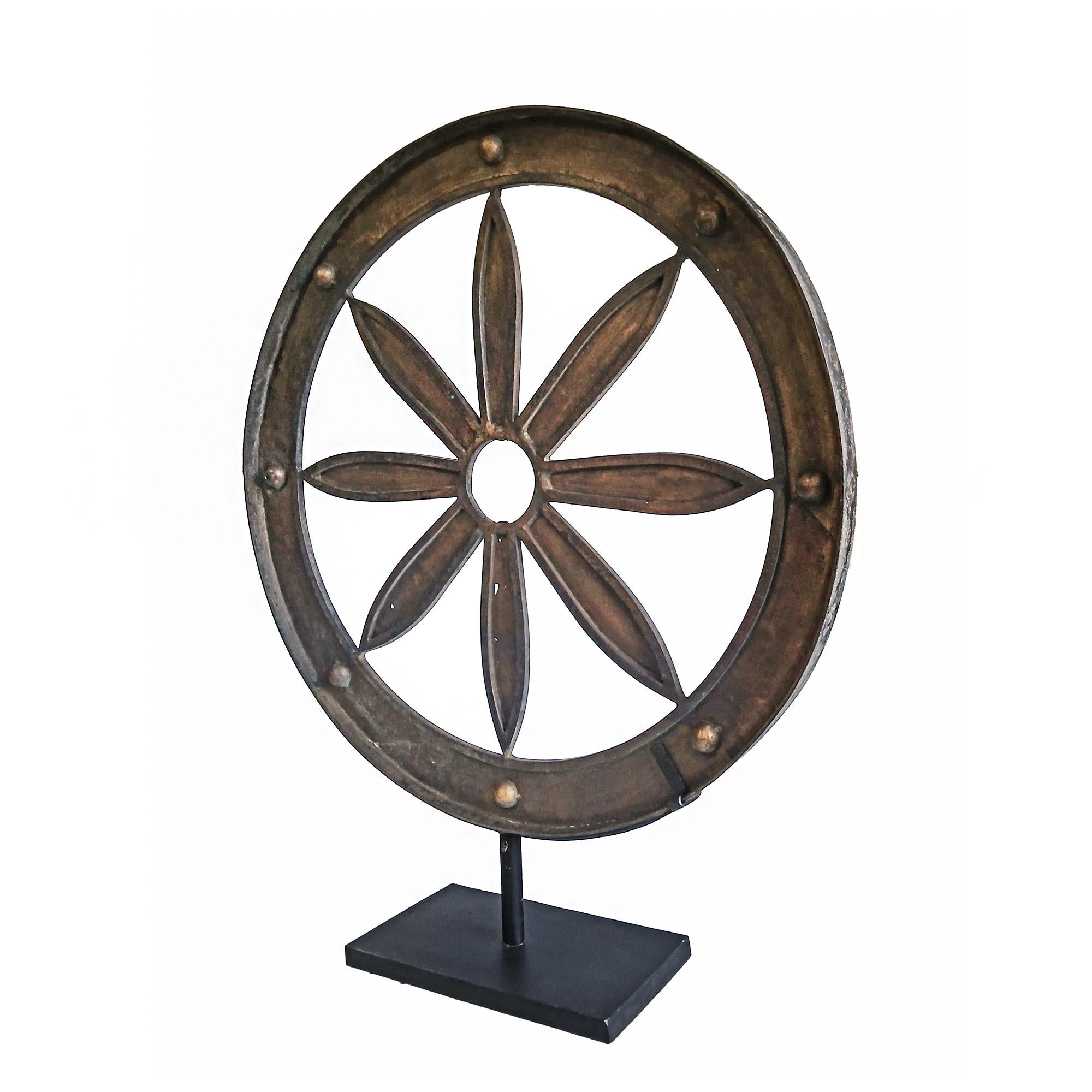 19th Century Iron Wagon Wheel on Stand In Good Condition For Sale In New York, NY