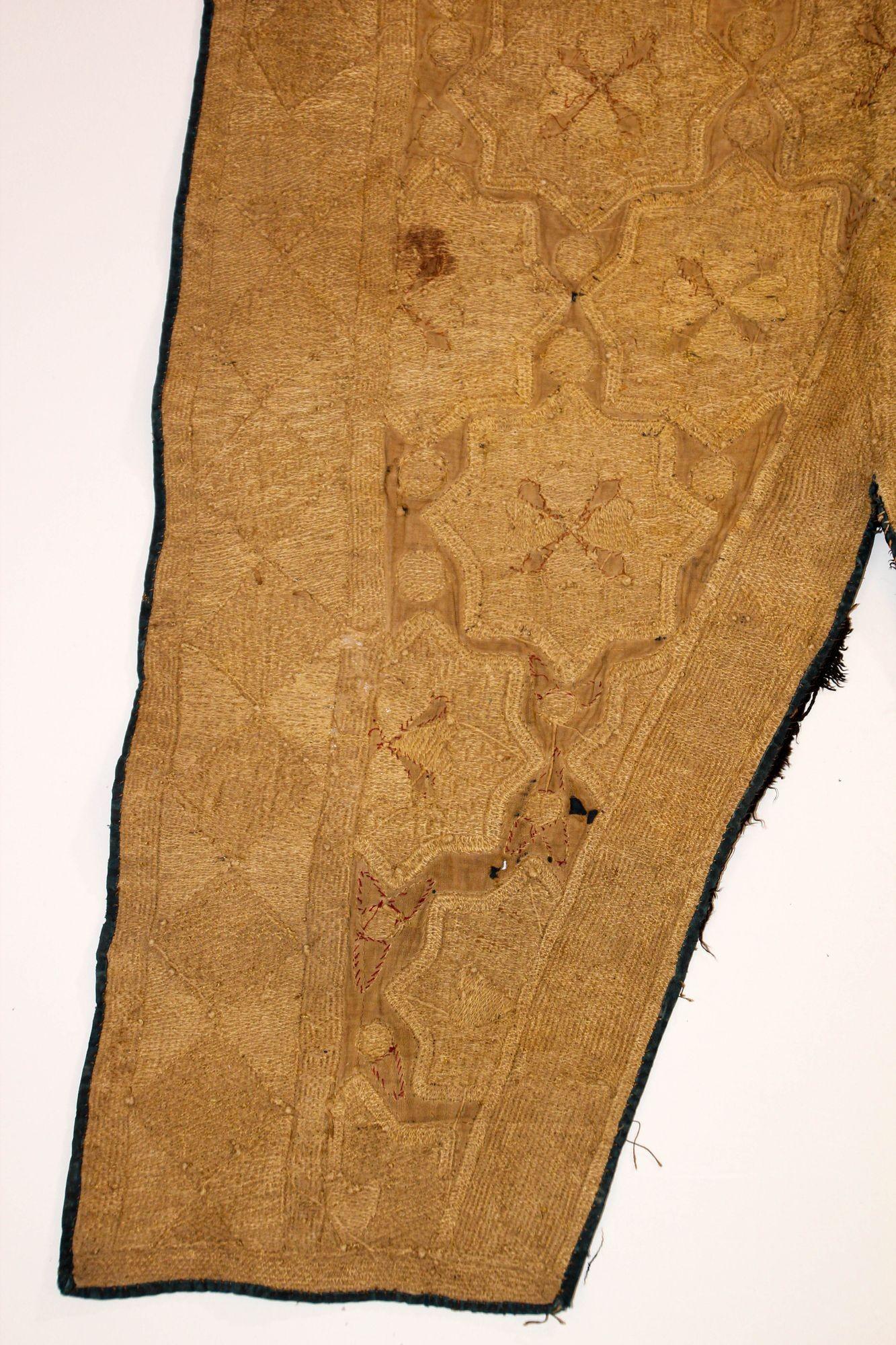 19th Century Islamic Art Ottoman Metallic Threads Arched Fragment Textile For Sale 11