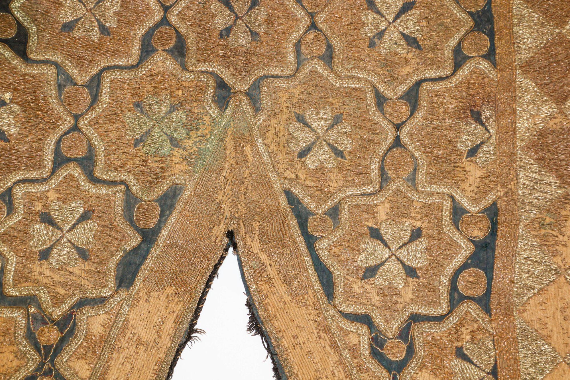 19th Century Islamic Art Ottoman Metallic Threads Arched Fragment Textile In Fair Condition For Sale In North Hollywood, CA