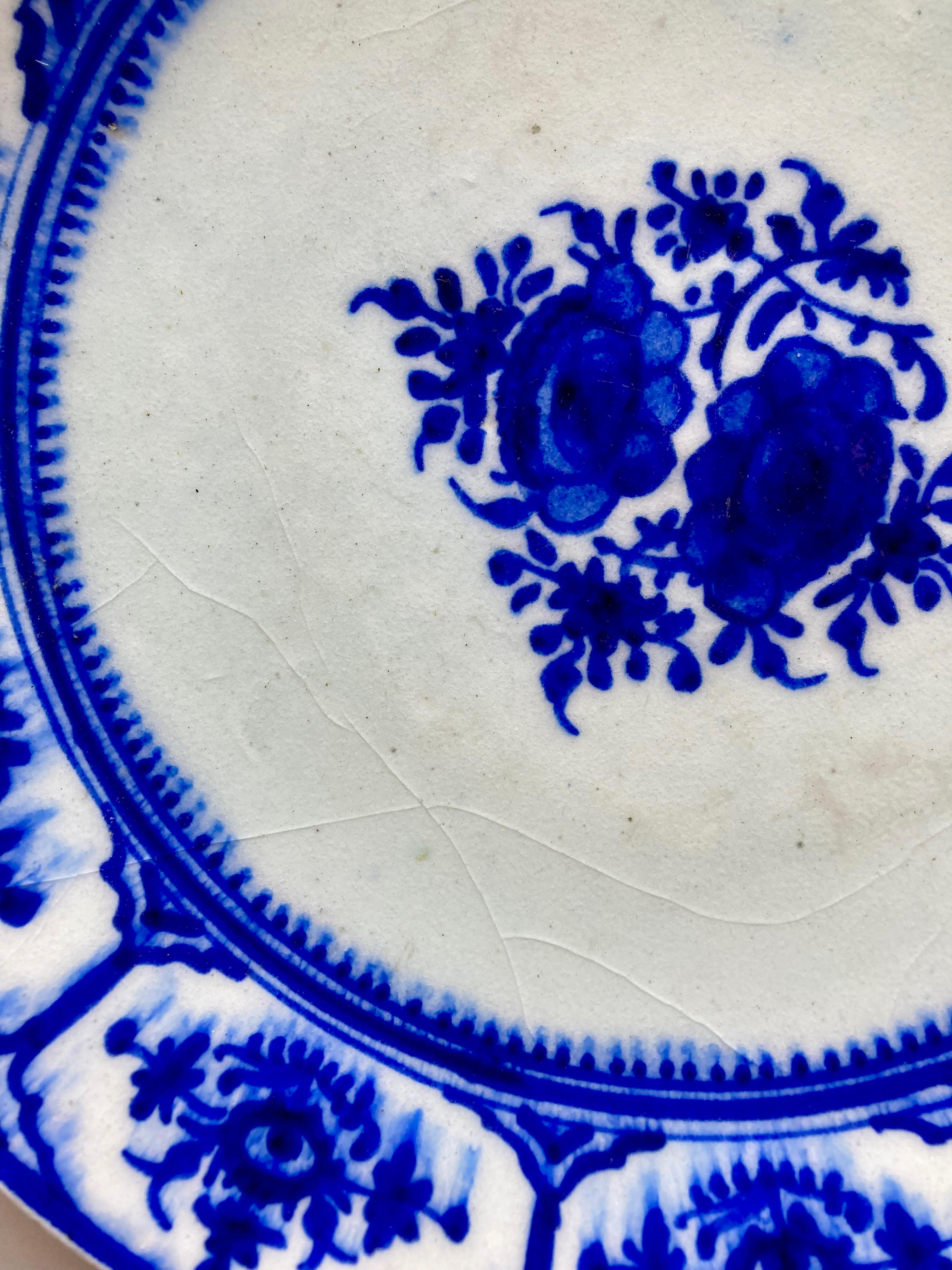 19th Century Islamic Blue and White Fritware Pottery Plate Signed by Maker In Fair Condition For Sale In COLMAR, FR
