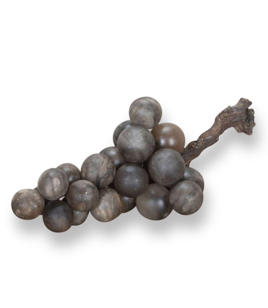 Uvas italianas de alabastro y mármol del siglo XIX en venta 2
