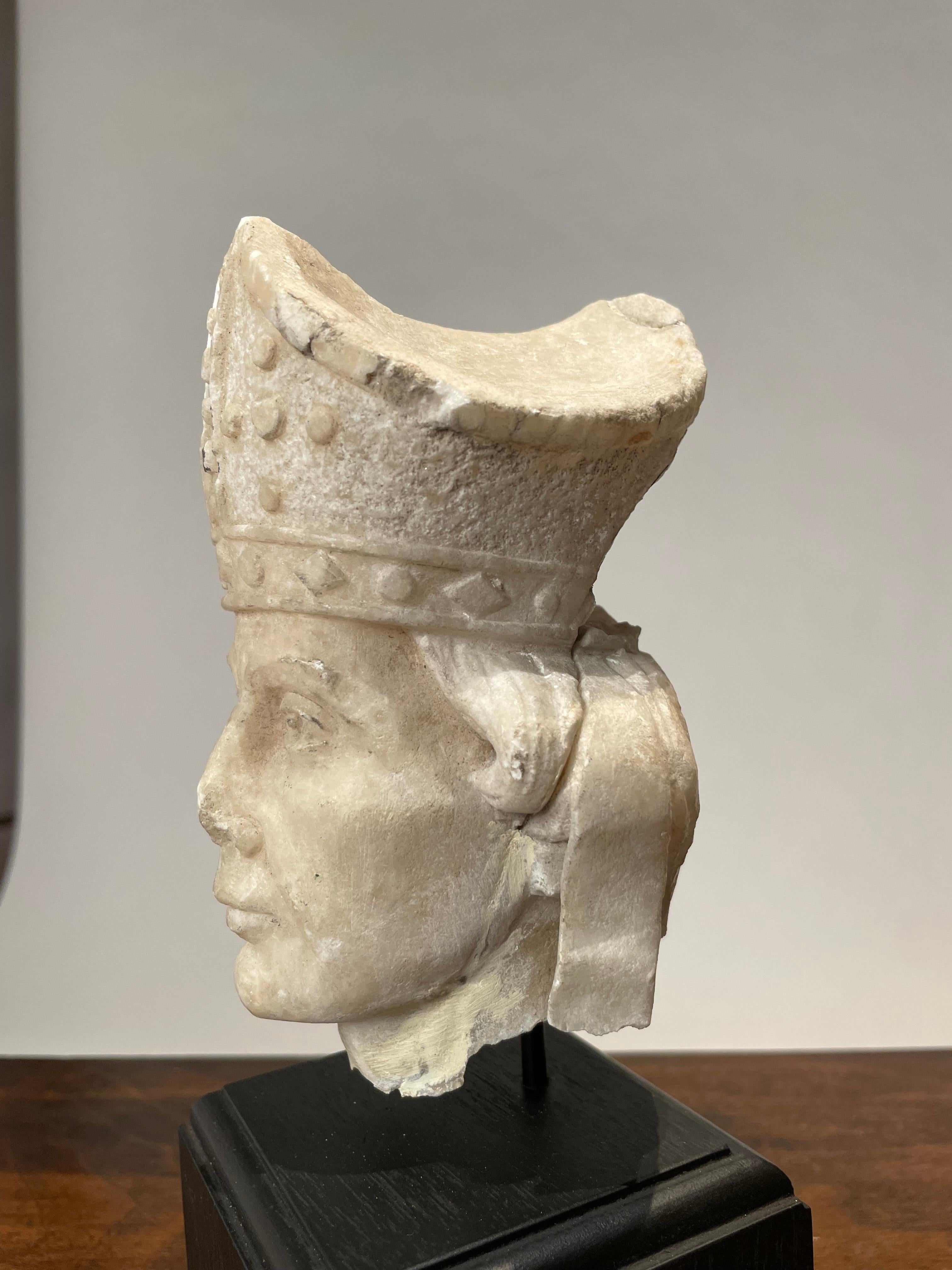 19th Century Italian Alabaster Carved Head Of A Bishop Saint  For Sale 5