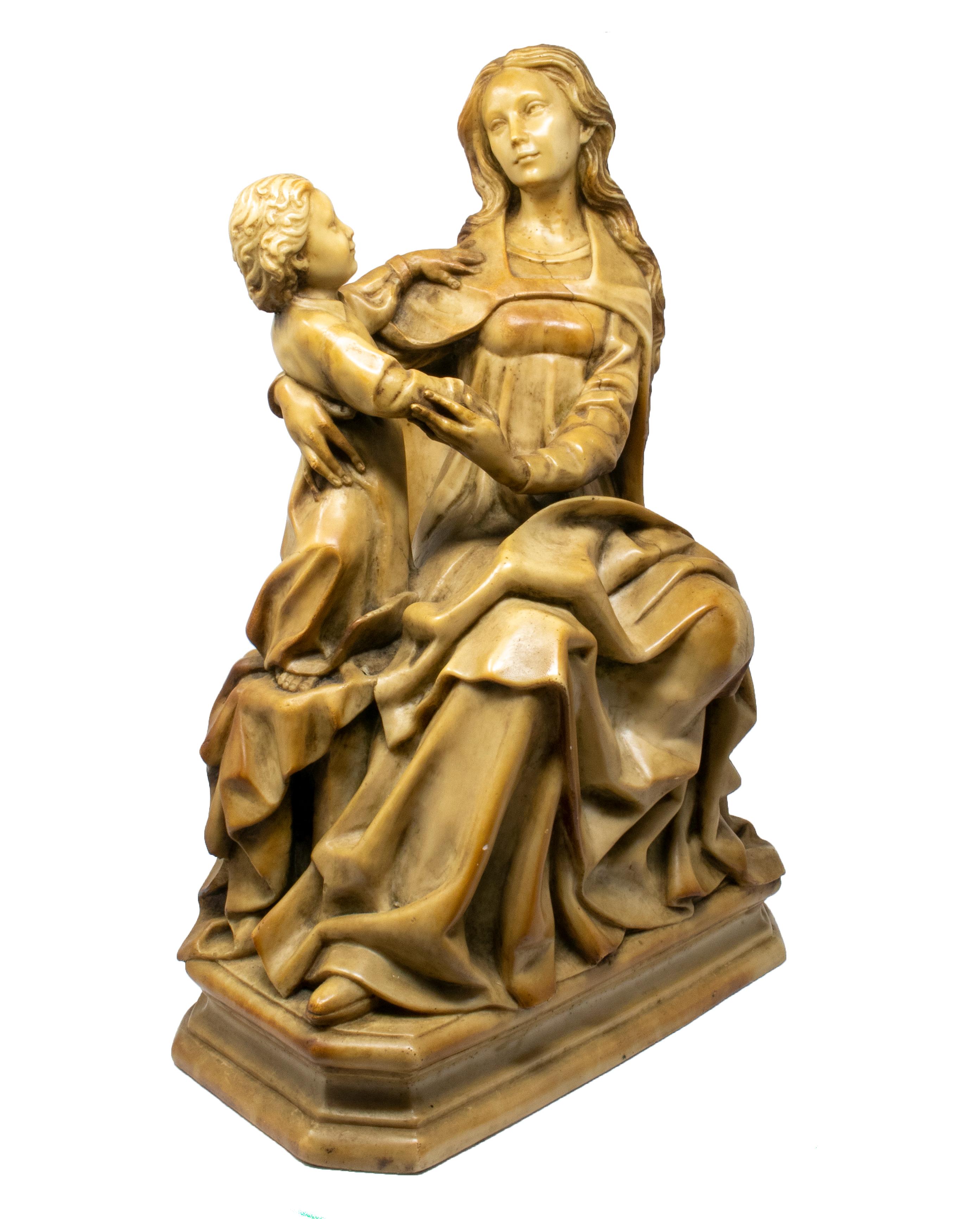 vierge à l'enfant en albâtre néo-gothique italien du 19ème siècle en vente 1