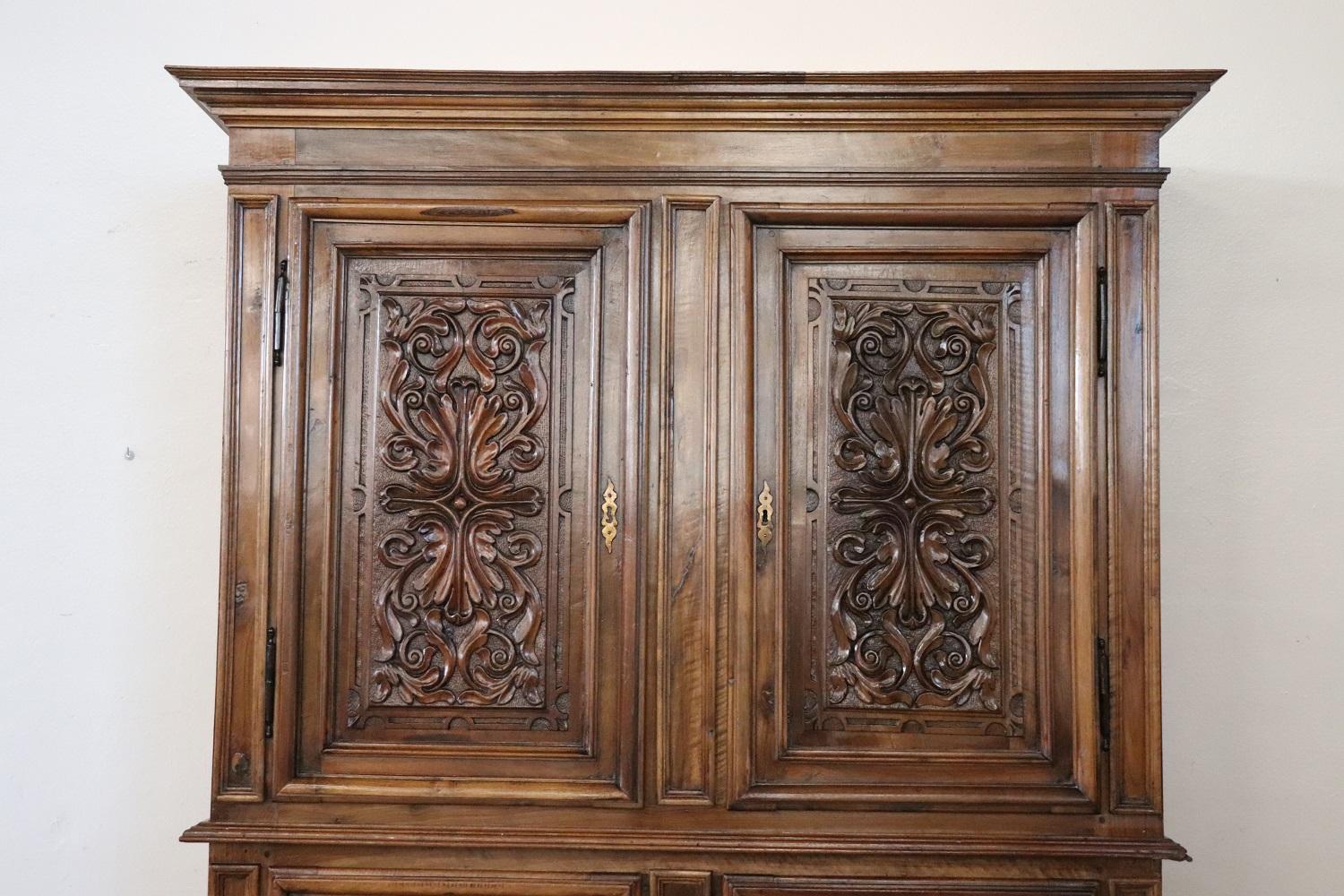 Hand-Carved 19th Century Italian Antique Cabinet in Solid Carved Walnut For Sale