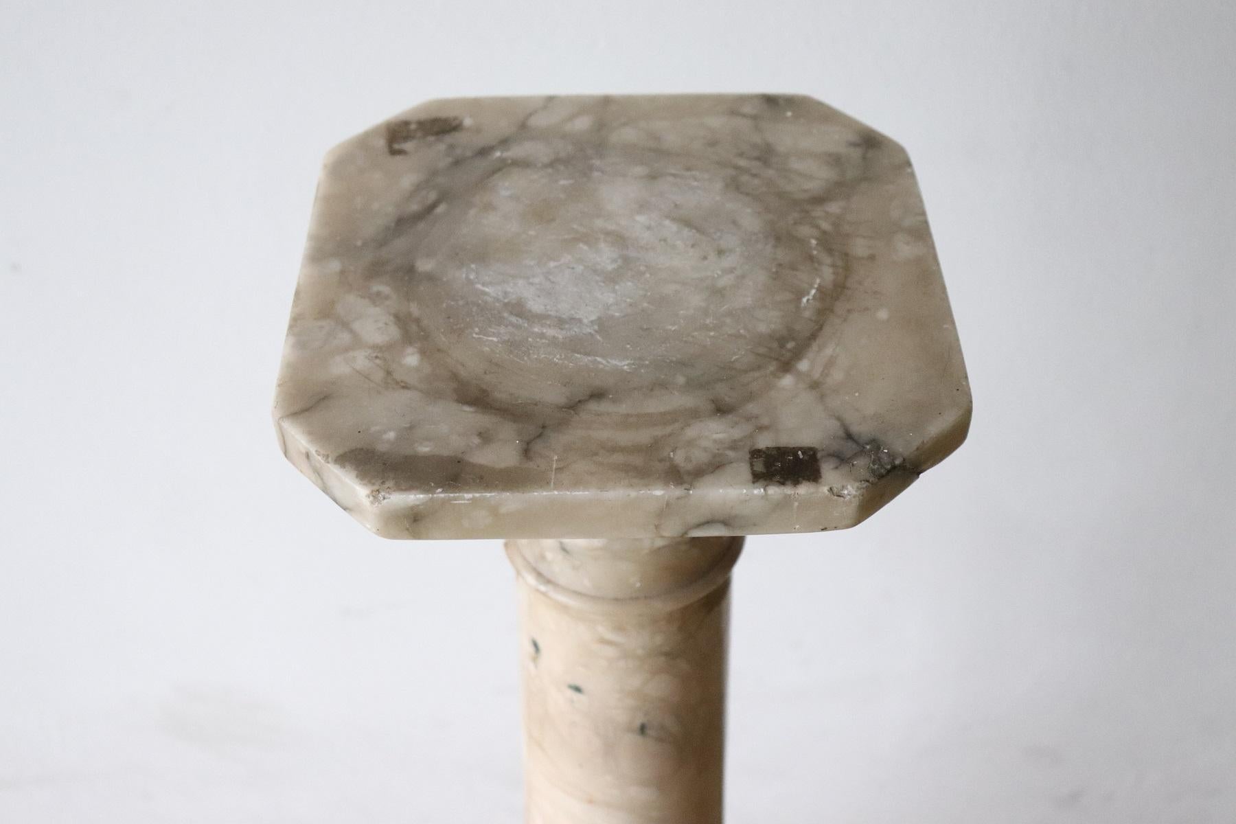 italienische antike Säule aus Carrara-Marmor aus dem 19 (Spätes 19. Jahrhundert) im Angebot