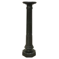 Colonna antica italiana del XIX secolo in marmo verde delle Alpi