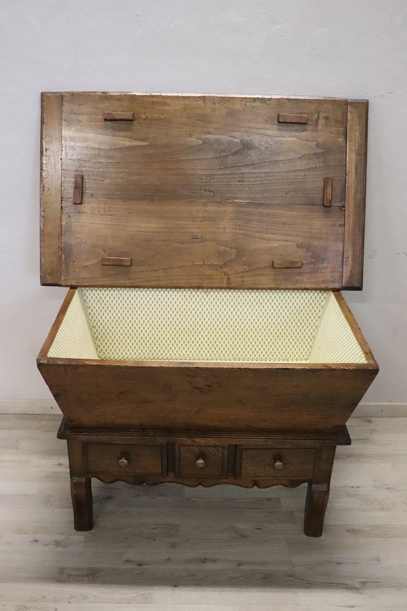 Armario antiguo italiano del siglo XIX de madera maciza de álamo, restaurado en venta 5