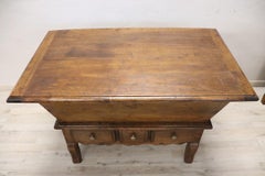 Antique Cupboard italien du 19ème siècle en bois de peuplier massif, restauré