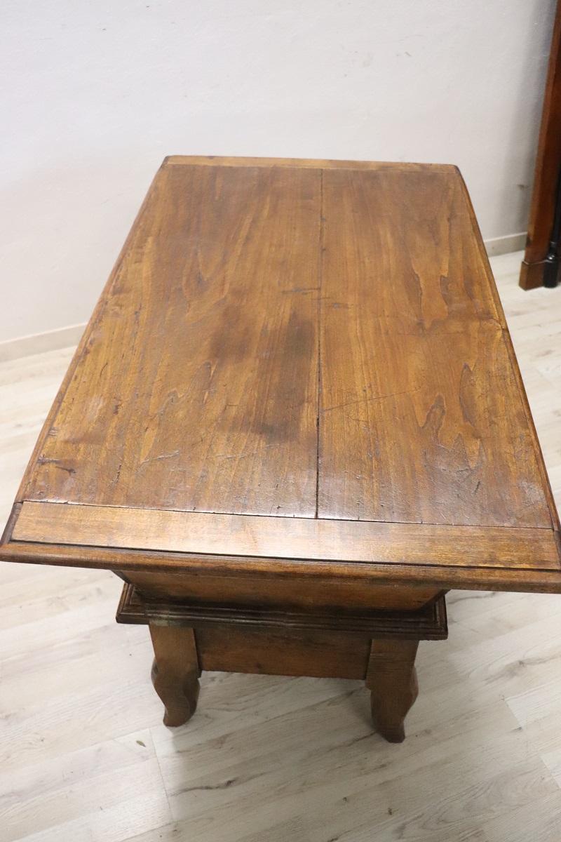 Armario antiguo italiano del siglo XIX de madera maciza de álamo, restaurado Álamo en venta