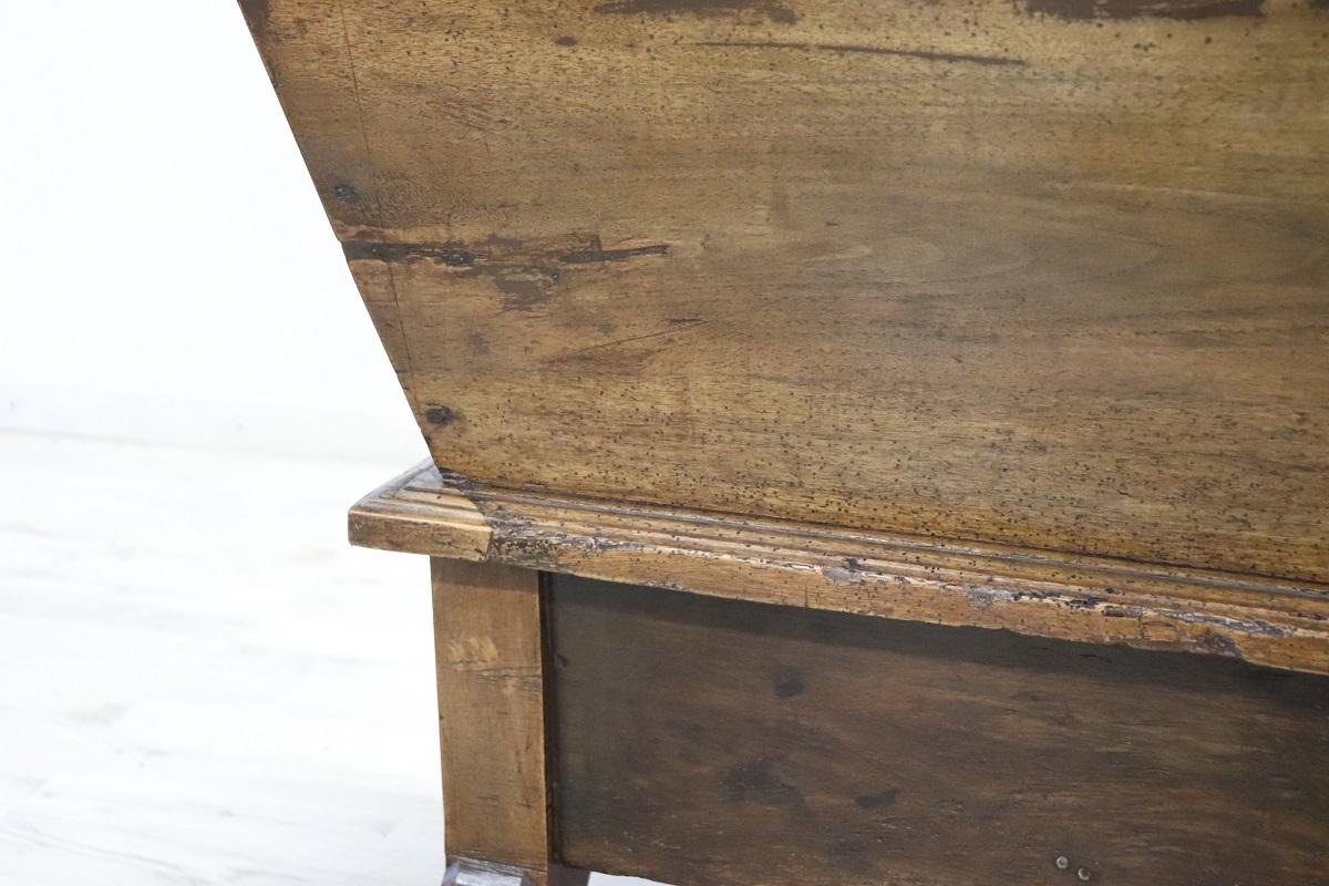 Armario antiguo italiano del siglo XIX de madera maciza de álamo, restaurado en venta 2