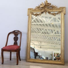 19ème siècle italien Antique Large Wall Mirror in Gilded Wood