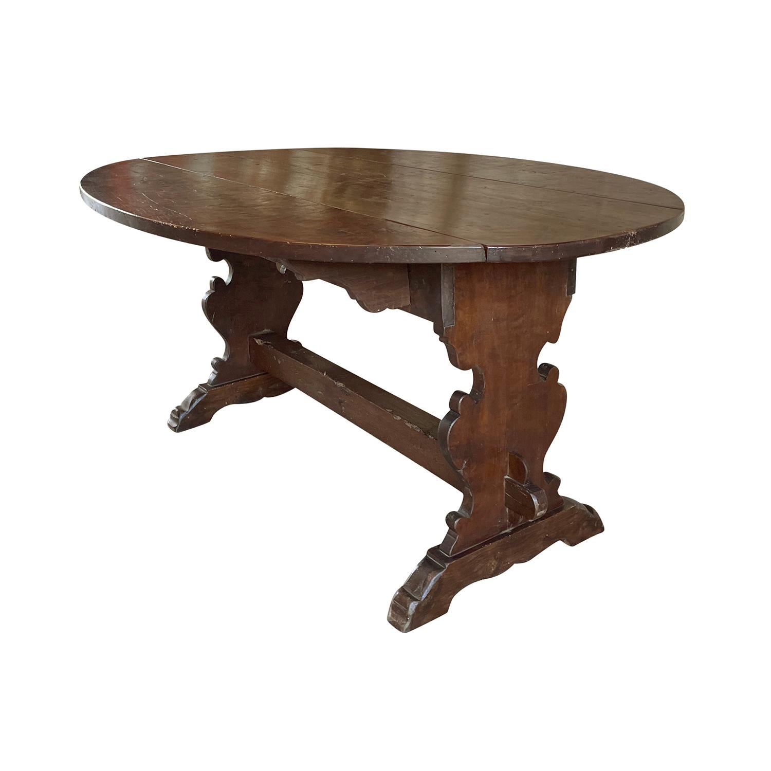 Table ovale italienne d'antiquités du 19ème siècle, table de salle à manger toscanne Bon état - En vente à West Palm Beach, FL