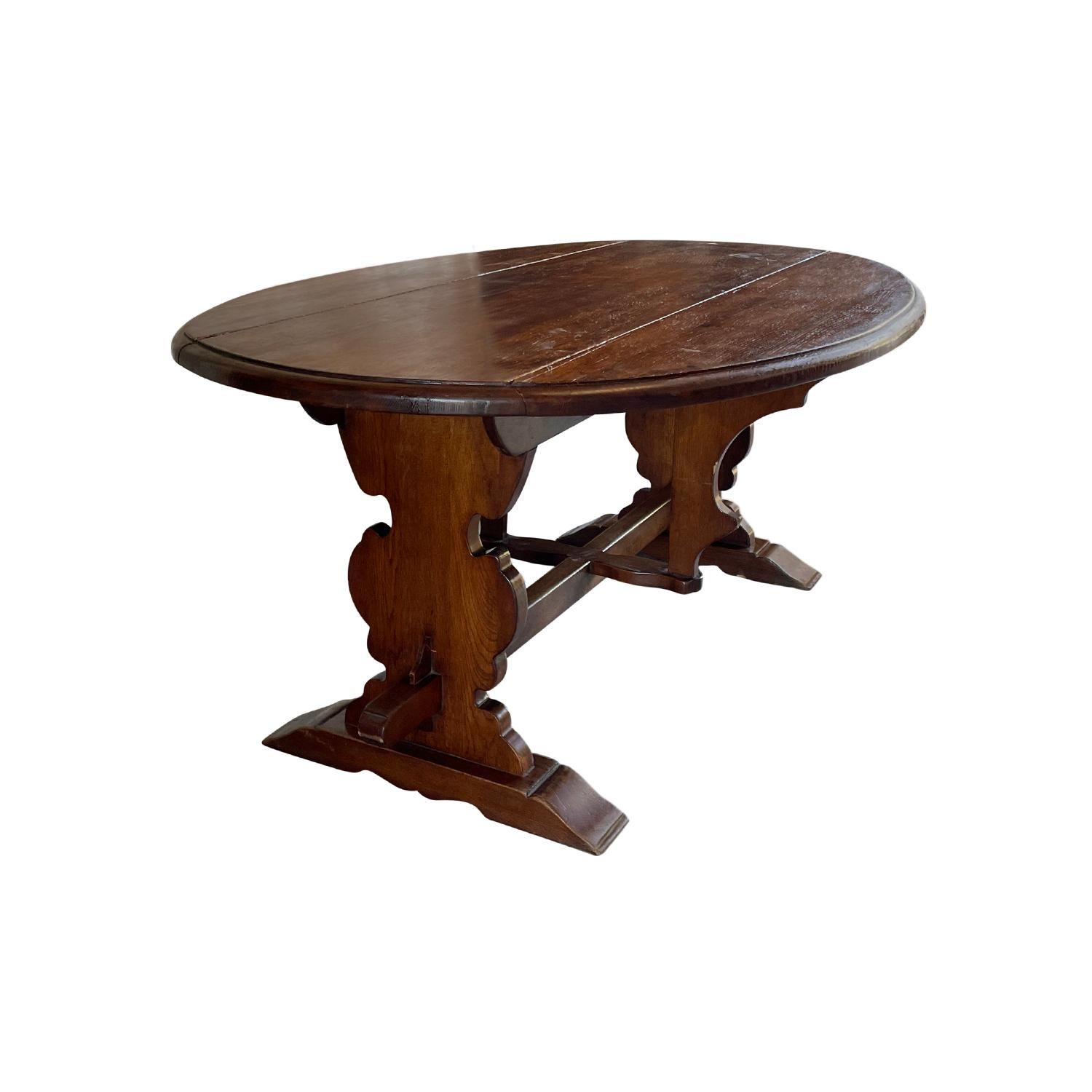 Hand-Carved 19th Century Italian Antique Oval Drop Leaf Walnut Dining Room Table