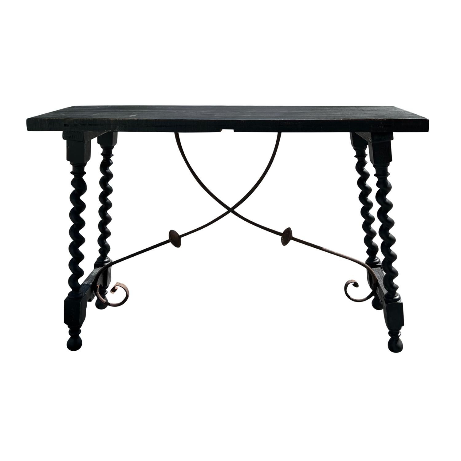 Hand-Crafted 19th Century Italian Antique Renaissance Style Walnut Side Table For Sale