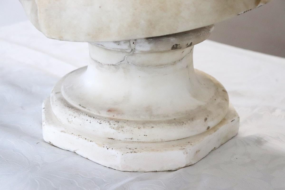 19th Century Italian Antique Sculpture in White Marble, Bust of a gentleman For Sale 10