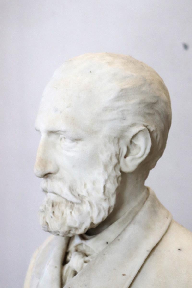 19th Century Italian Antique Sculpture in White Marble, Bust of a gentleman For Sale 2