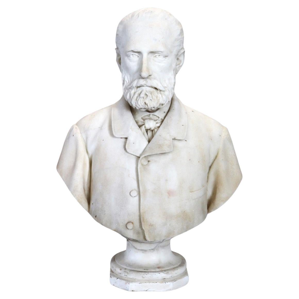 19th Century Italian Antique Sculpture in White Marble, Bust of a gentleman For Sale