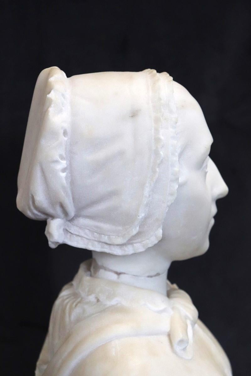 Sculpture ancienne italienne du 19e siècle en marbre blanc, buste de dame en vente 2