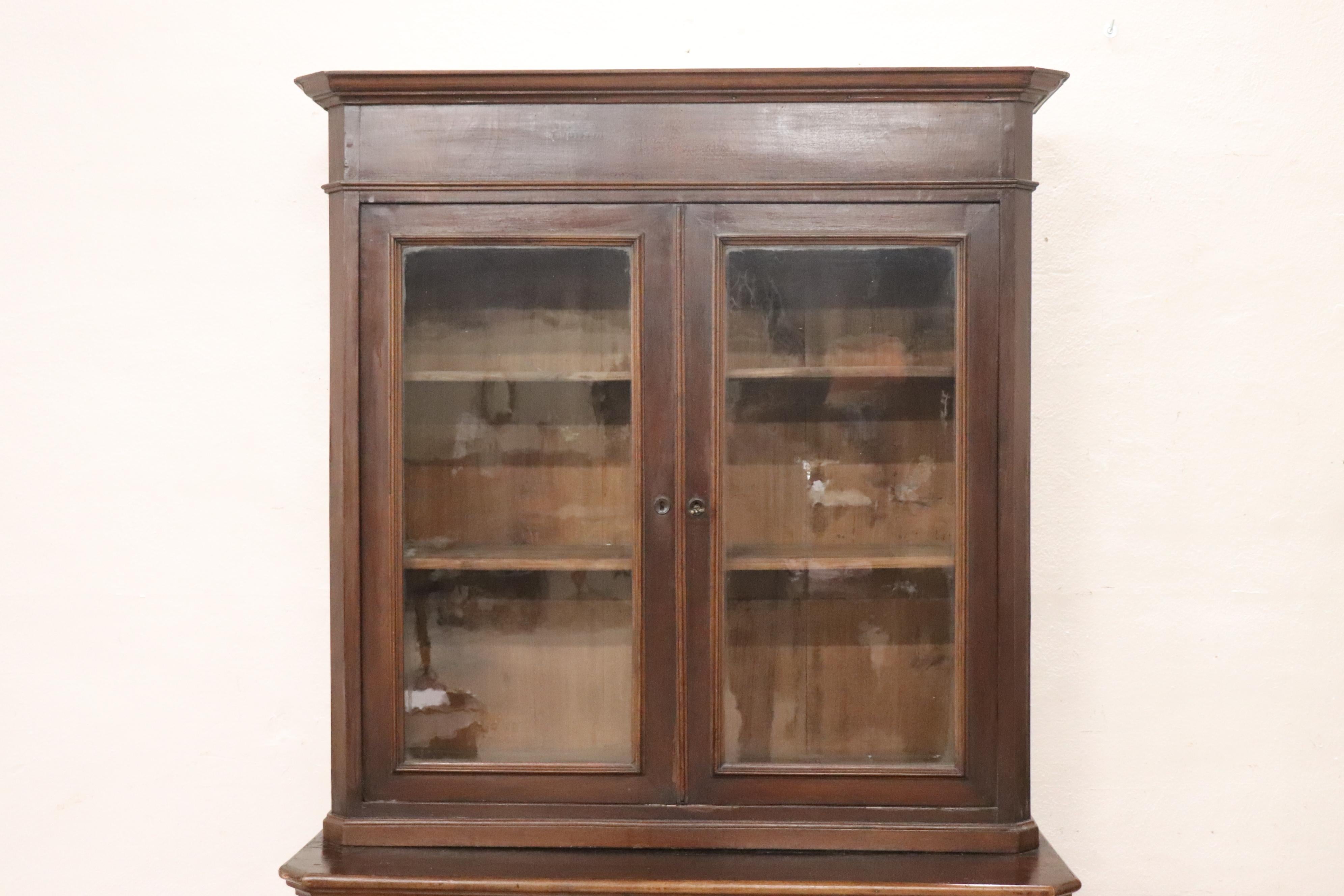 Louis-Philippe Buffet italien ancien du 19e siècle en placage de noyer en vente