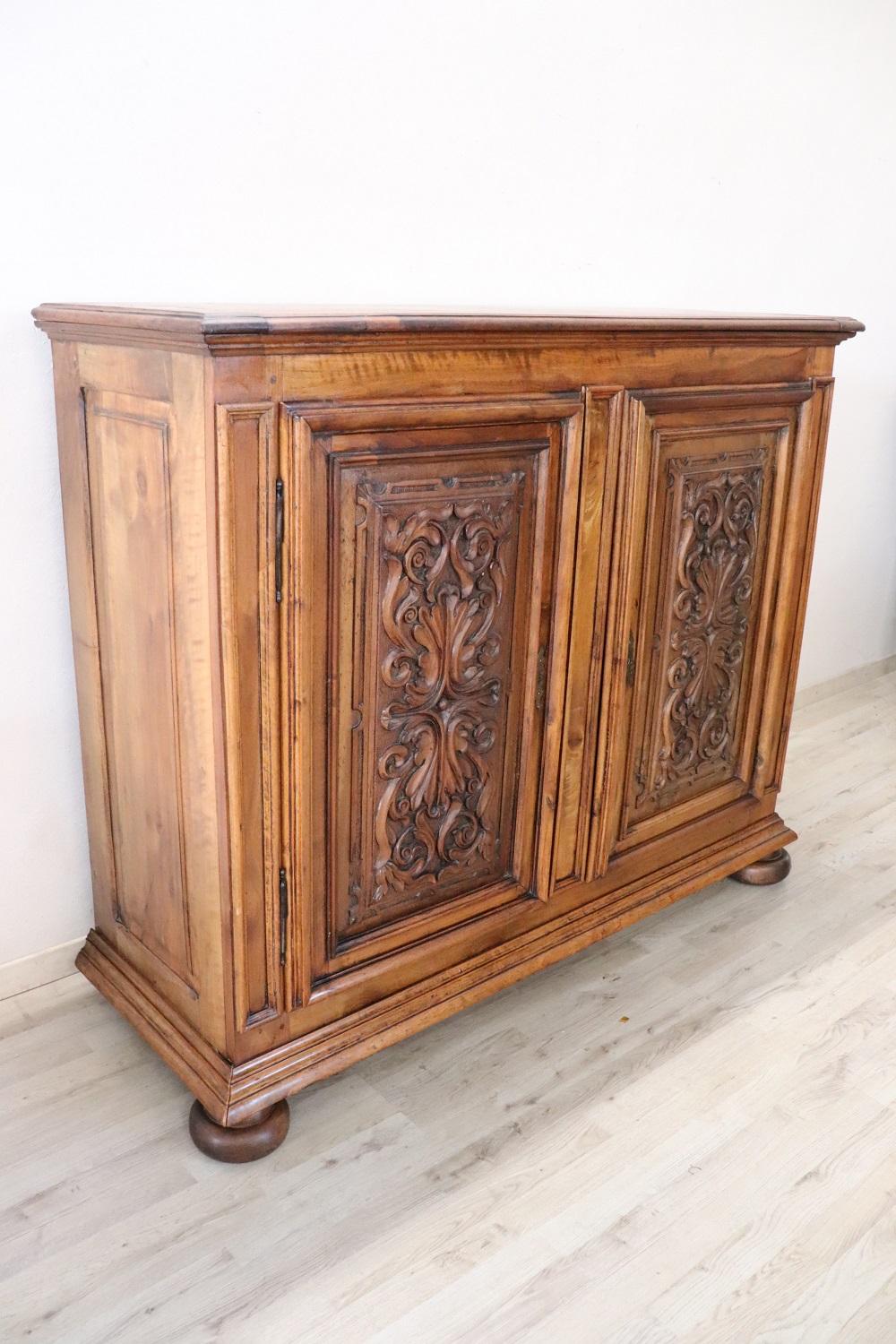 Hand-Carved 19th Century Italian Antique Sideboard or Buffet in Solid Carved Walnut For Sale