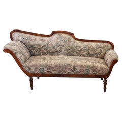 19th Century Italian Antique Small Settee or Chaise Longue in Walnut