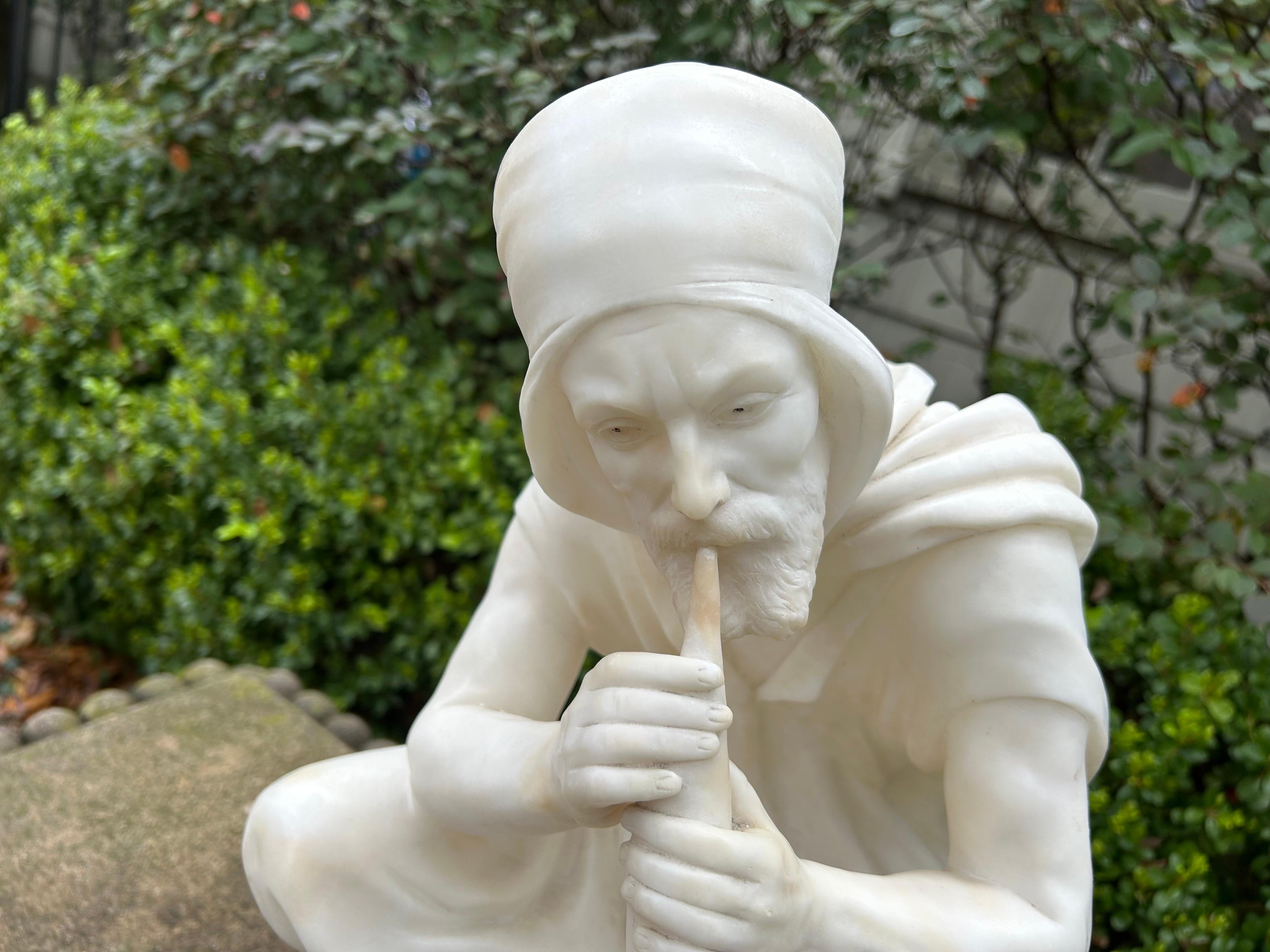 Italienische Carrara-Marmorskulptur im arabischen Stil des 19. Jahrhunderts, signiert Pugi im Angebot 10