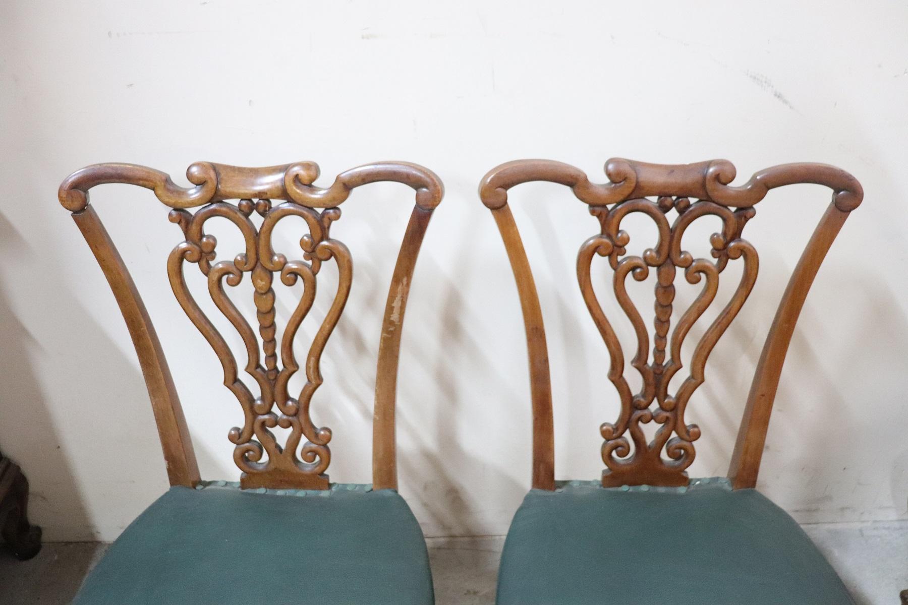 19. Jahrhundert Italienische Art Nouveau Hand Carved Walnuss Wood Set von acht Stühlen (Handgeschnitzt)
