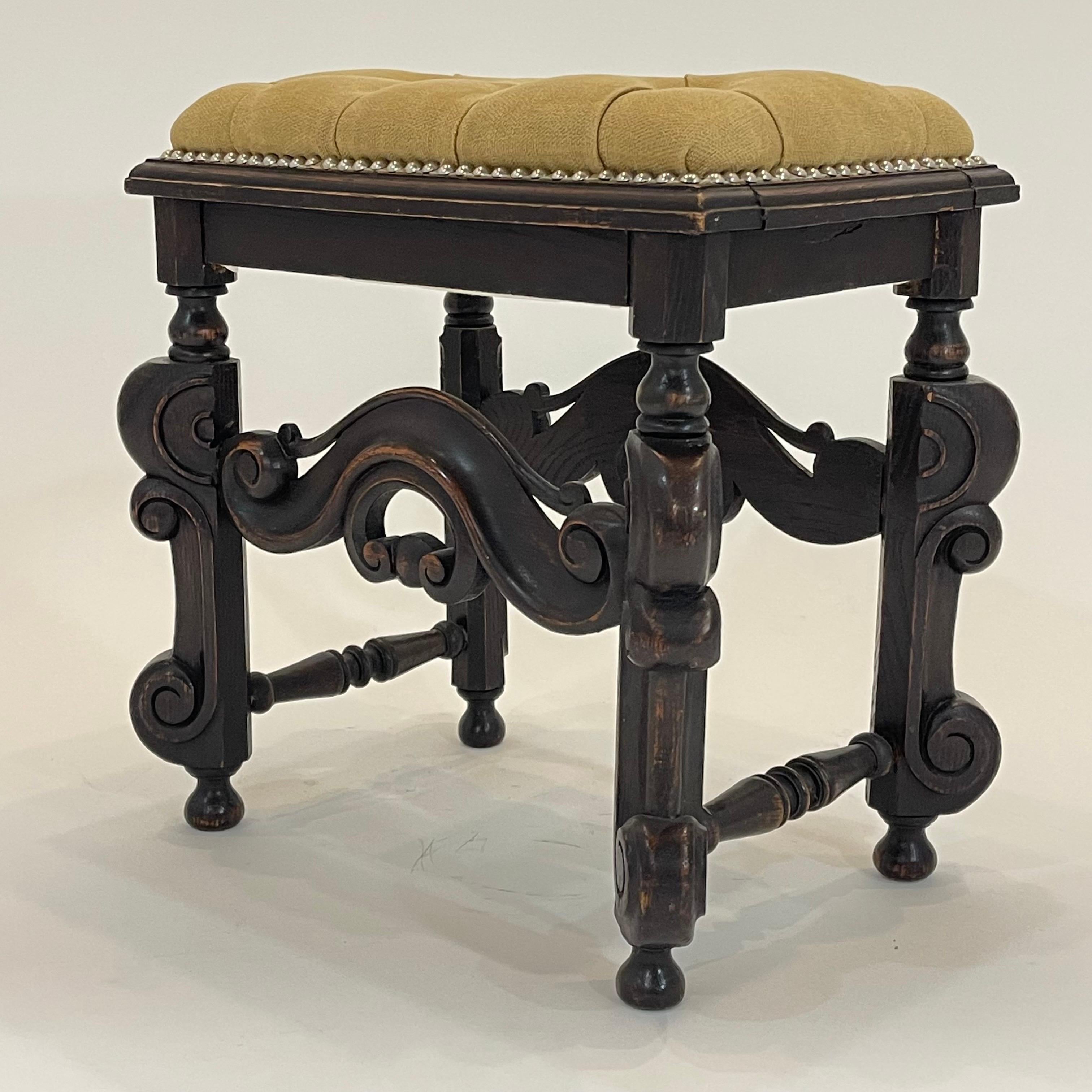 Woven 19th Century Italian Baroque Carved Bench or Stool, Linen and Oak, Italy 1800s For Sale