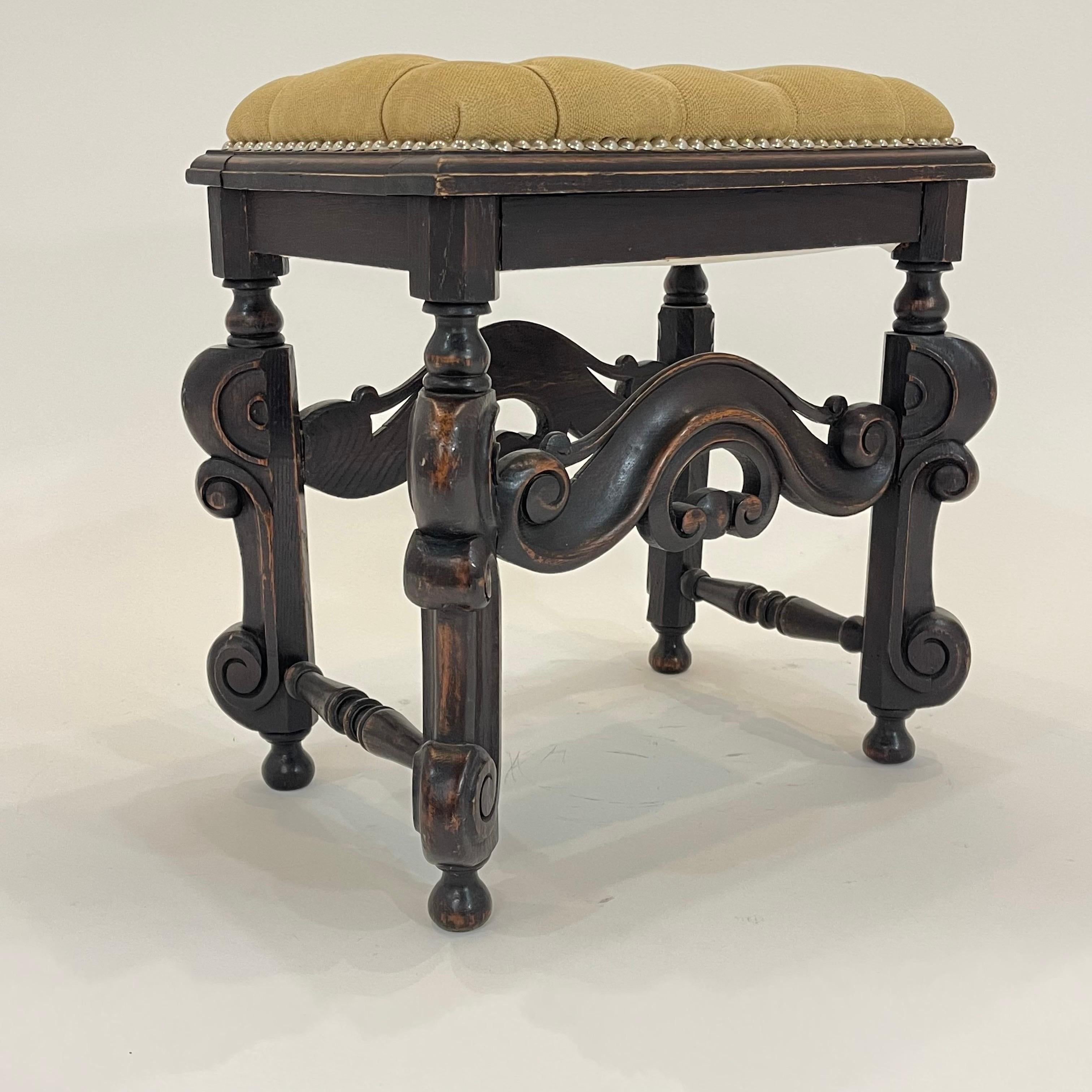 19th Century Italian Baroque Carved Bench or Stool, Linen and Oak, Italy 1800s For Sale 5