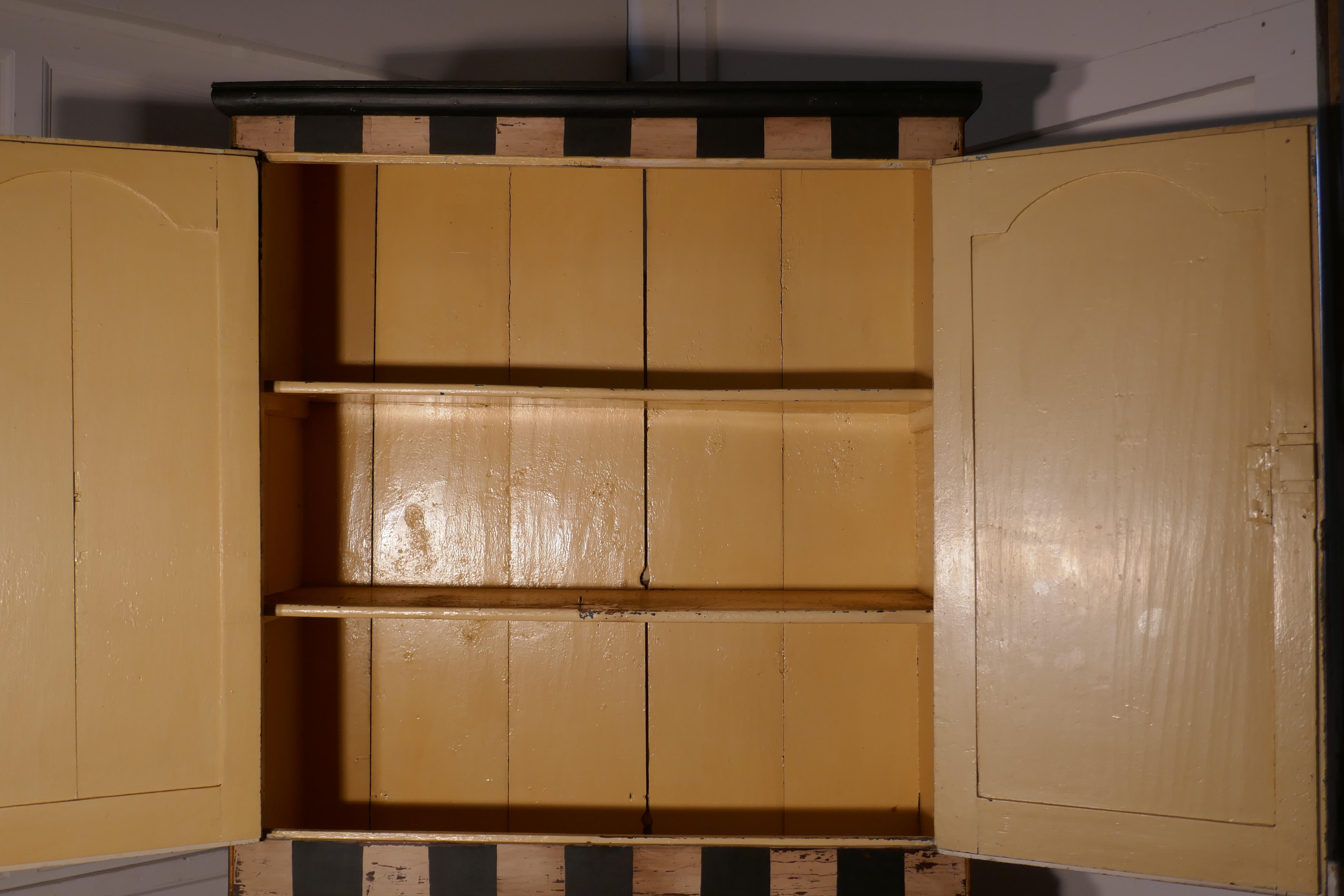 19th Century Italian Baroque Painted Book Case In Good Condition In Godshill, Isle of Wight