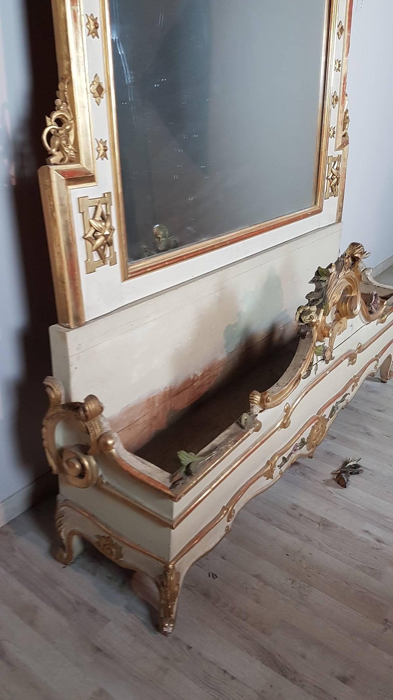 19th Century Italian Baroque Style Carved Lacquered Golden Wood Floor