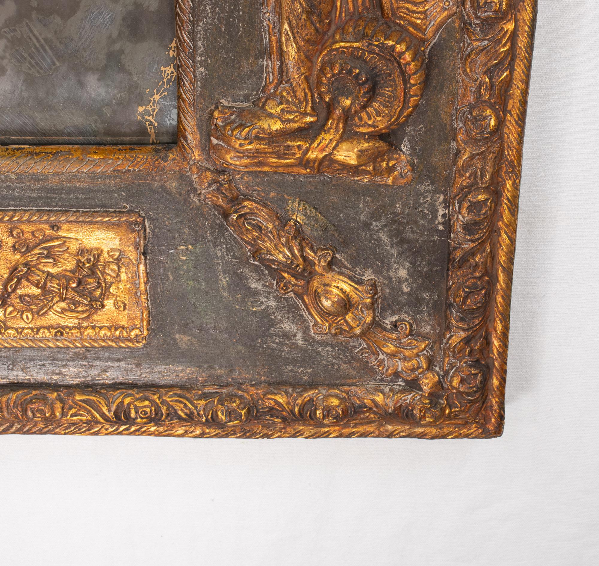 Miroir de style baroque italien du 19e siècle en bois doré et gesso avec verre églomisé en vente 5