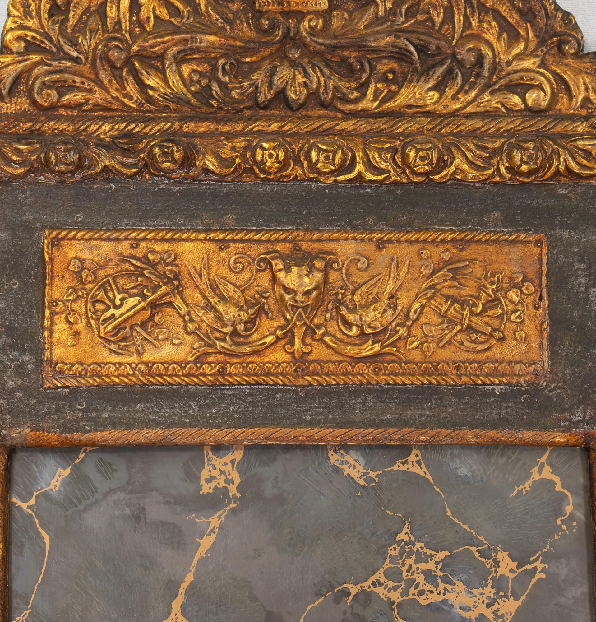 Miroir de style baroque italien du 19e siècle en bois doré et gesso avec verre églomisé en vente 11