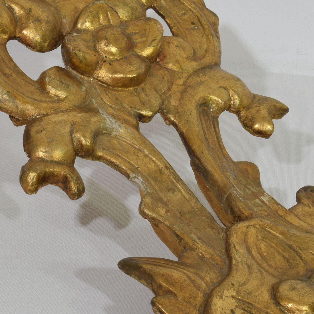 Miroir en bois doré de style baroque italien du 19e siècle en vente 4