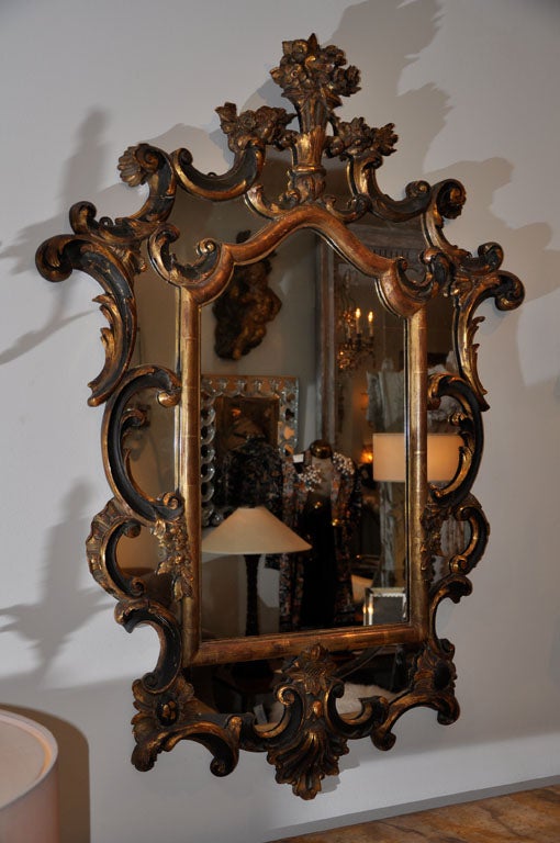 Miroir de style baroque italien du 19ème siècle doré à la feuille Bon état - En vente à Los Angeles, CA