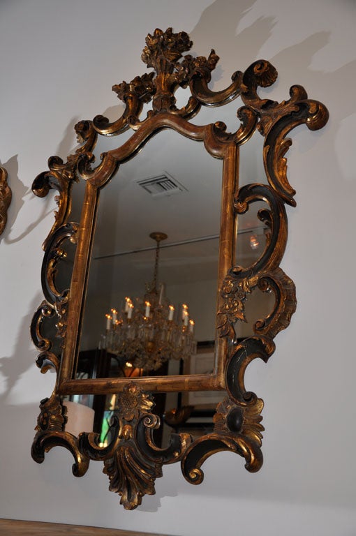 XIXe siècle Miroir de style baroque italien du 19ème siècle doré à la feuille en vente