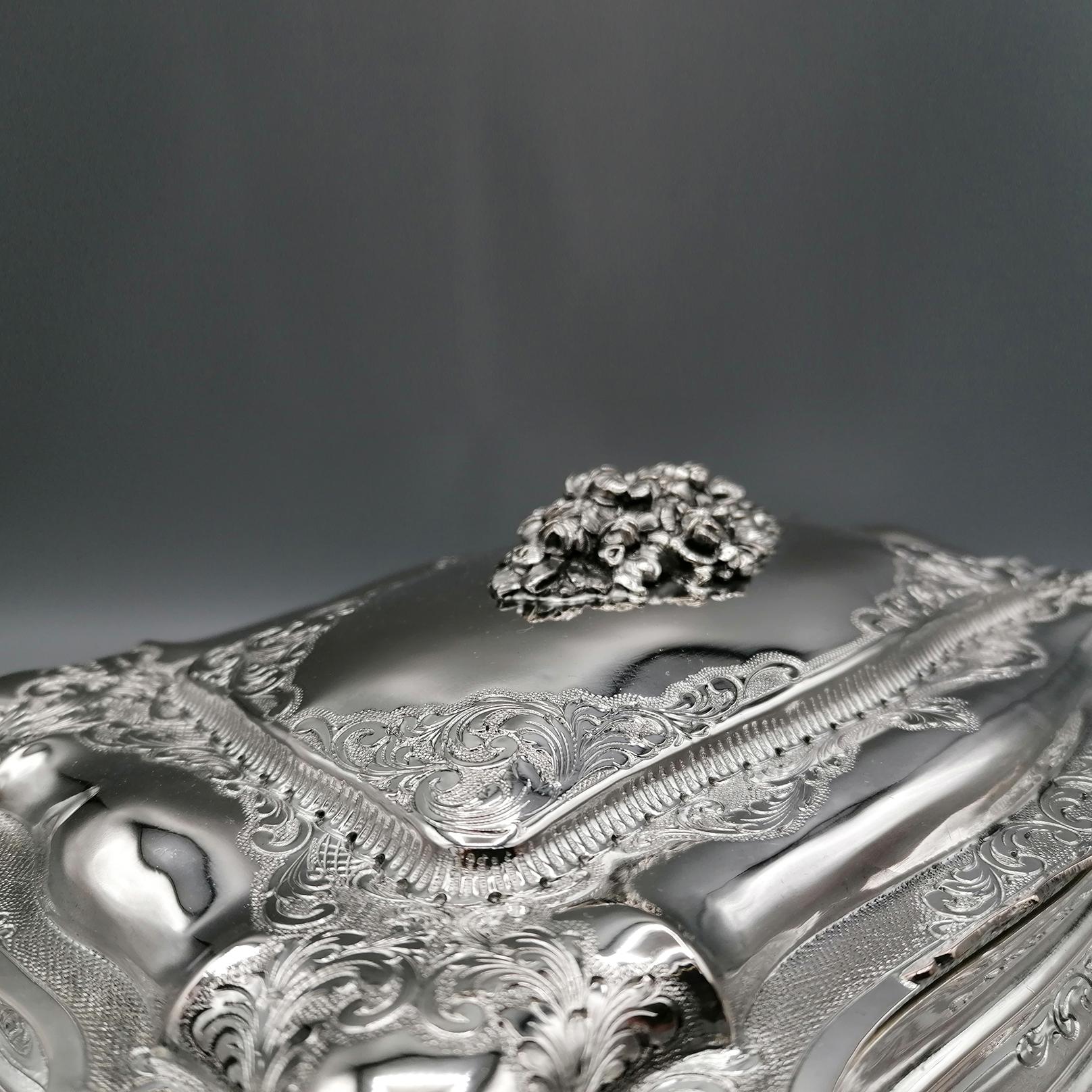 Boîte à bijoux en argent massif Hand Made du 19e siècle de style baroque italien Excellent état - En vente à VALENZA, IT