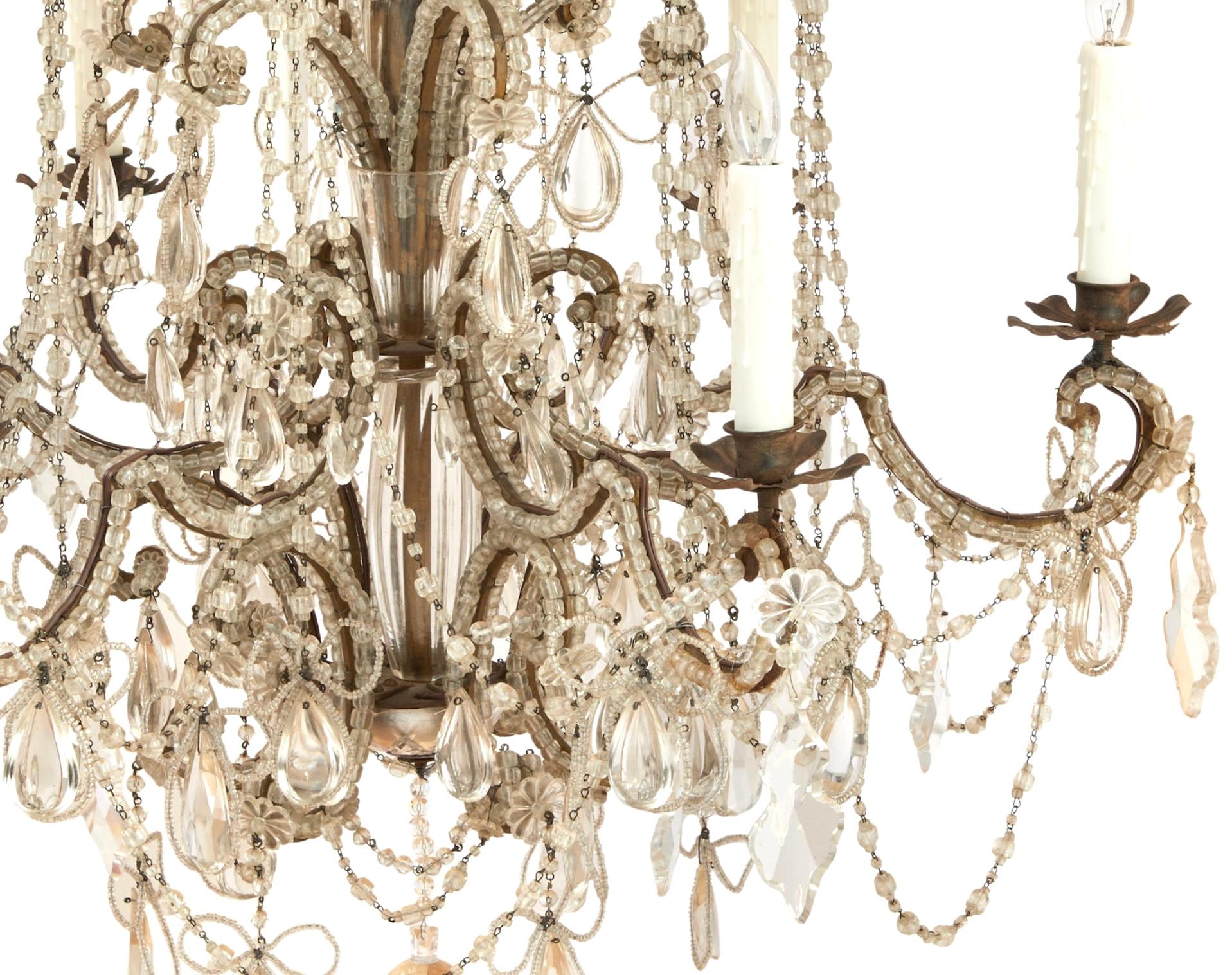 Rococo Lustre italien du 19e siècle en cristal perlé à six Lights en vente