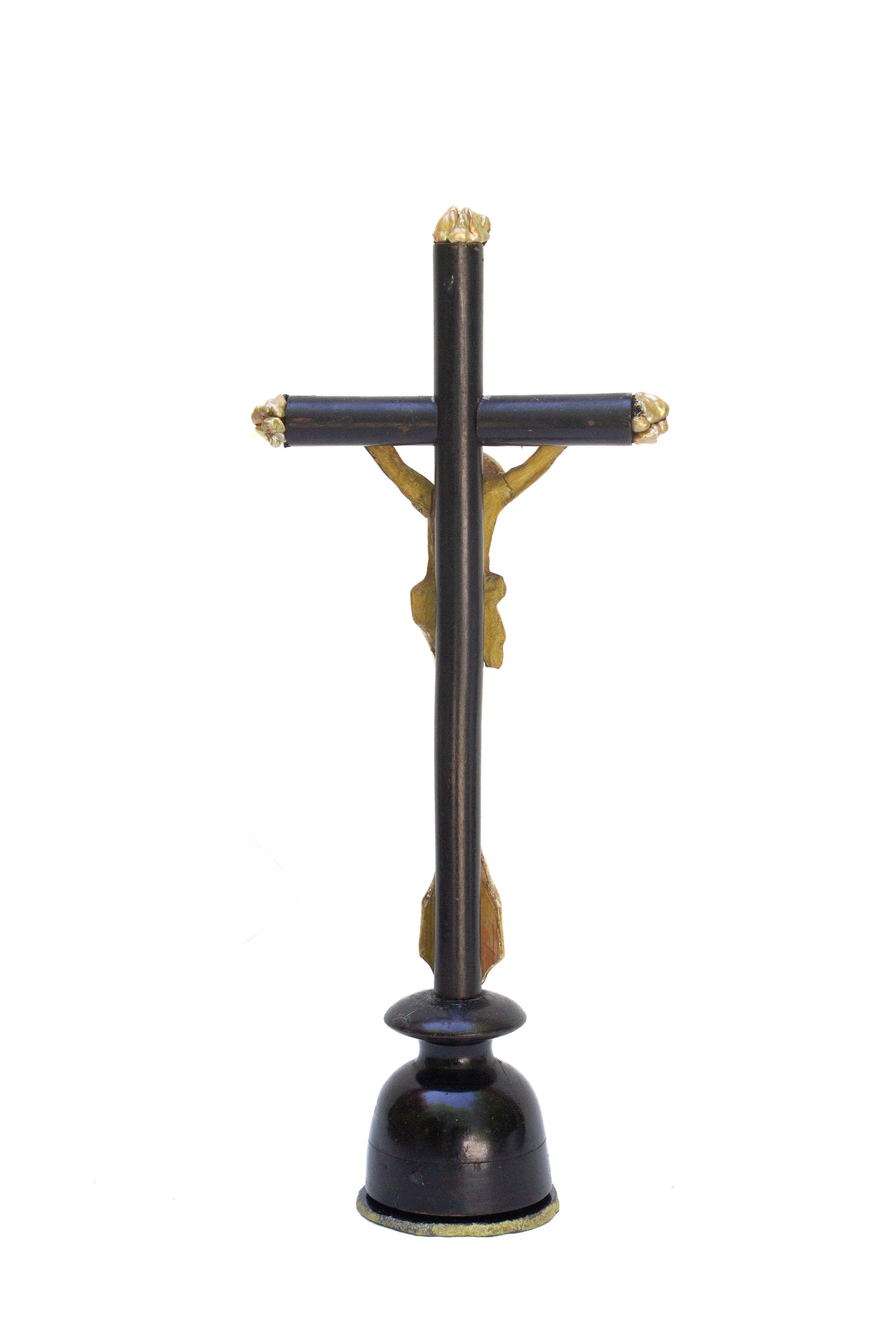 19th Century Italian Black Crucifix with a Pearlescent Gold Figure of Christ 1