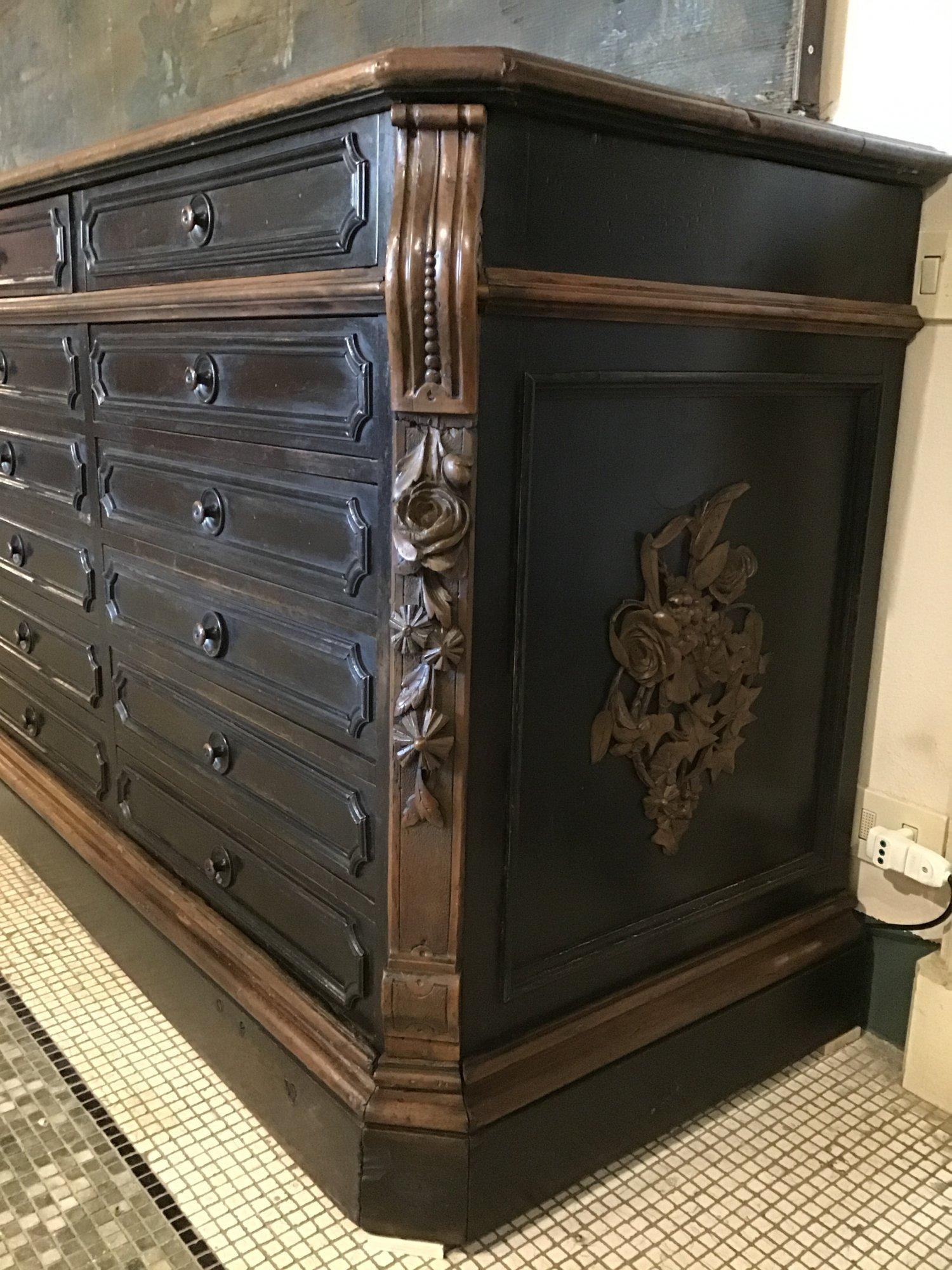 19th Century Italian Black Wood Counter with Drawers and Walnut Top, 1890s For Sale 5