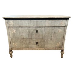 Comò Carlo X in noce sbiancato del XIX secolo