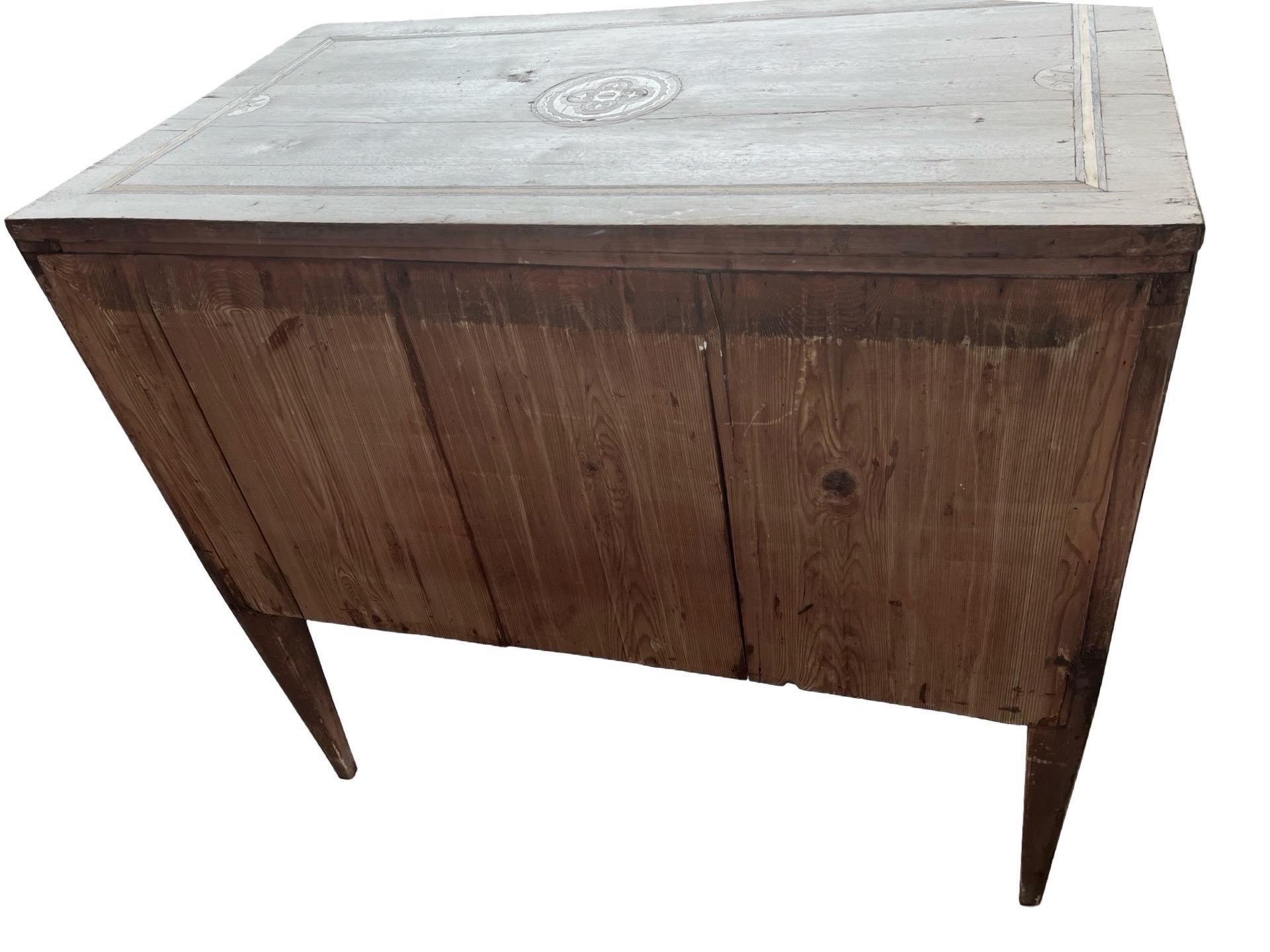 19th Century Italian Bleached Walnut Commode with Inlay For Sale 10