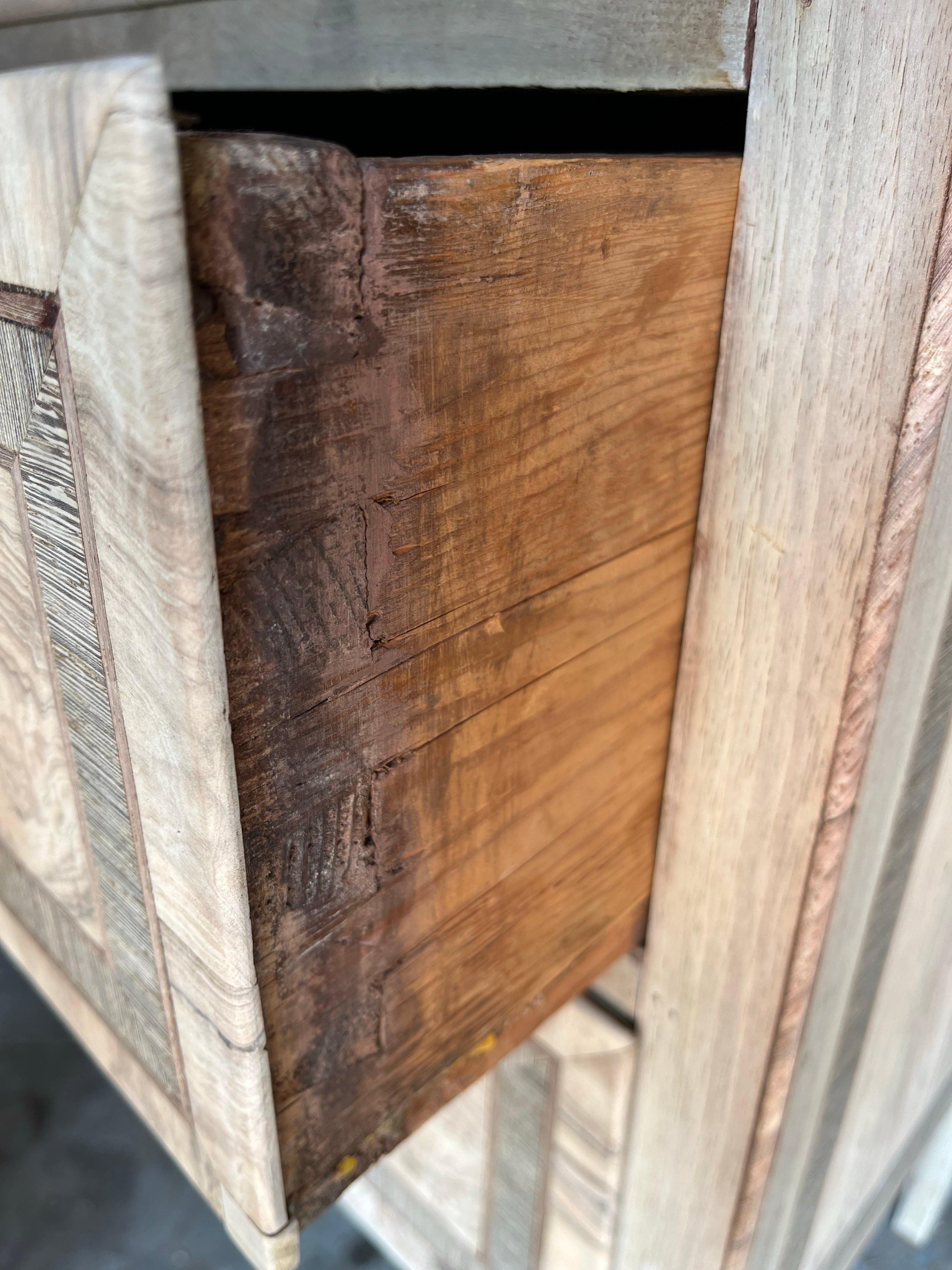 Commodo neoclassico italiano del XIX secolo in noce sbiancato e Oliver in vendita 9