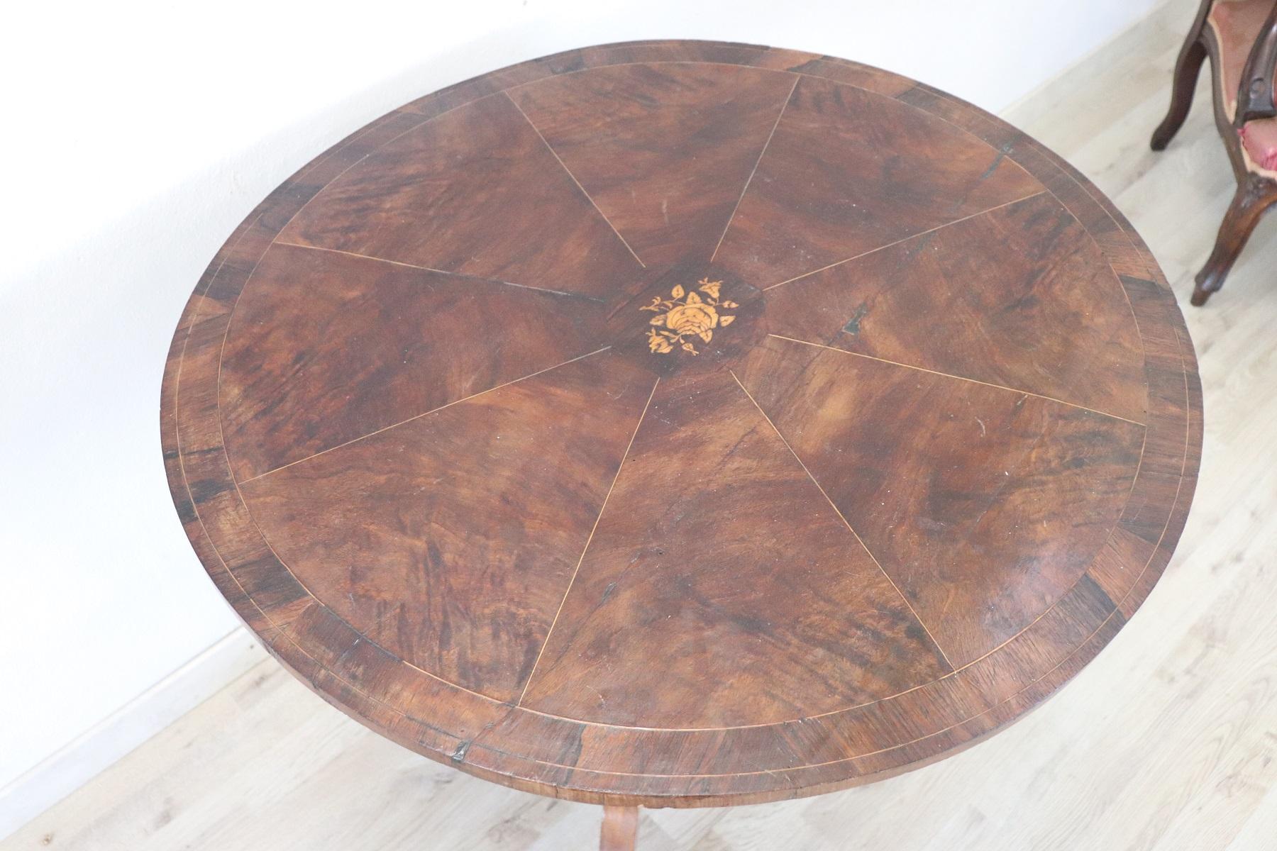 19th Century Italian Briar Root Walnut Inlay Center Table or Pedestal Table In Good Condition In Casale Monferrato, IT