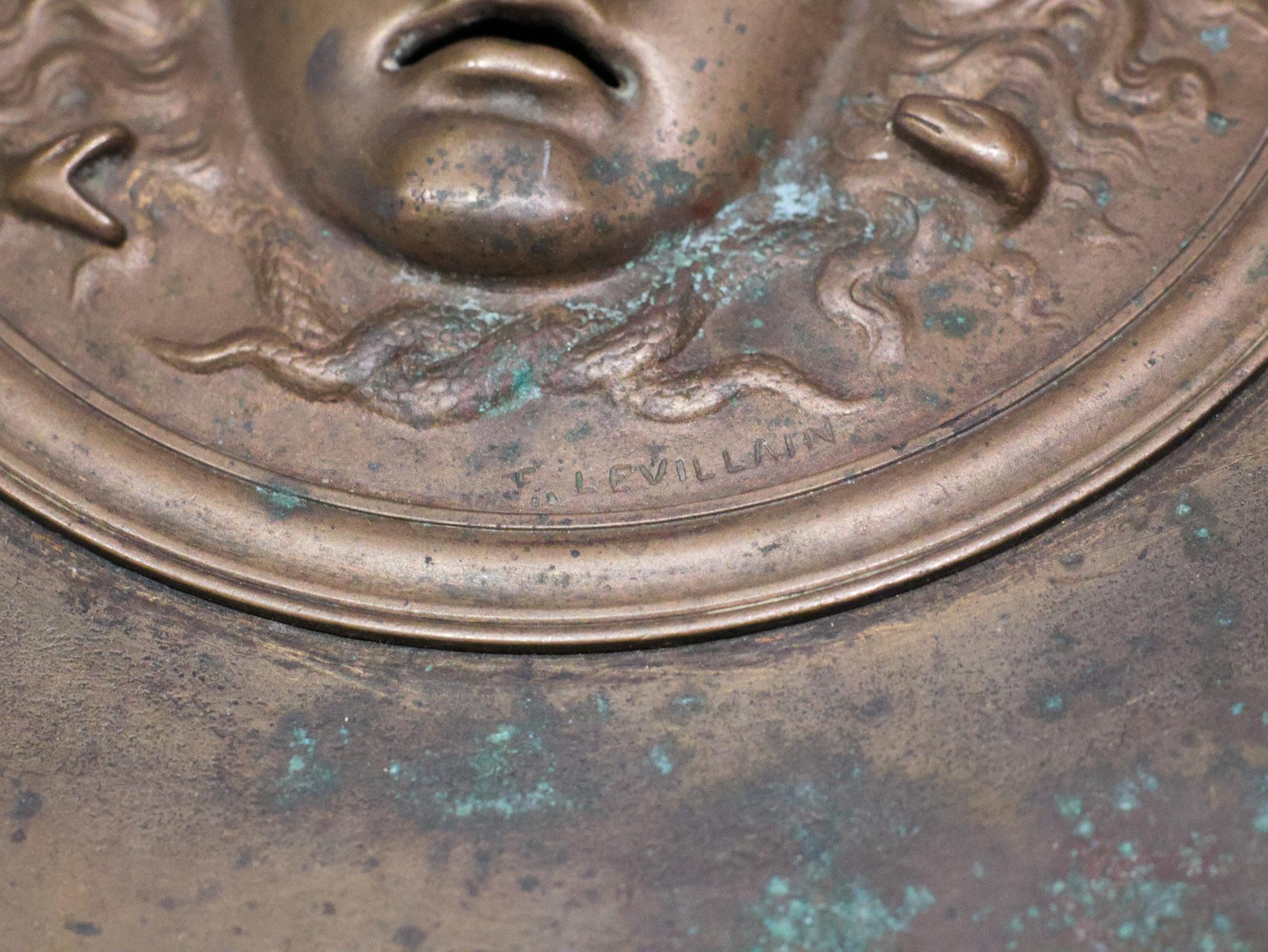 Grand Tour Tazza aus italienischer Bronze des 19. Jahrhunderts mit Medusa im Angebot 6