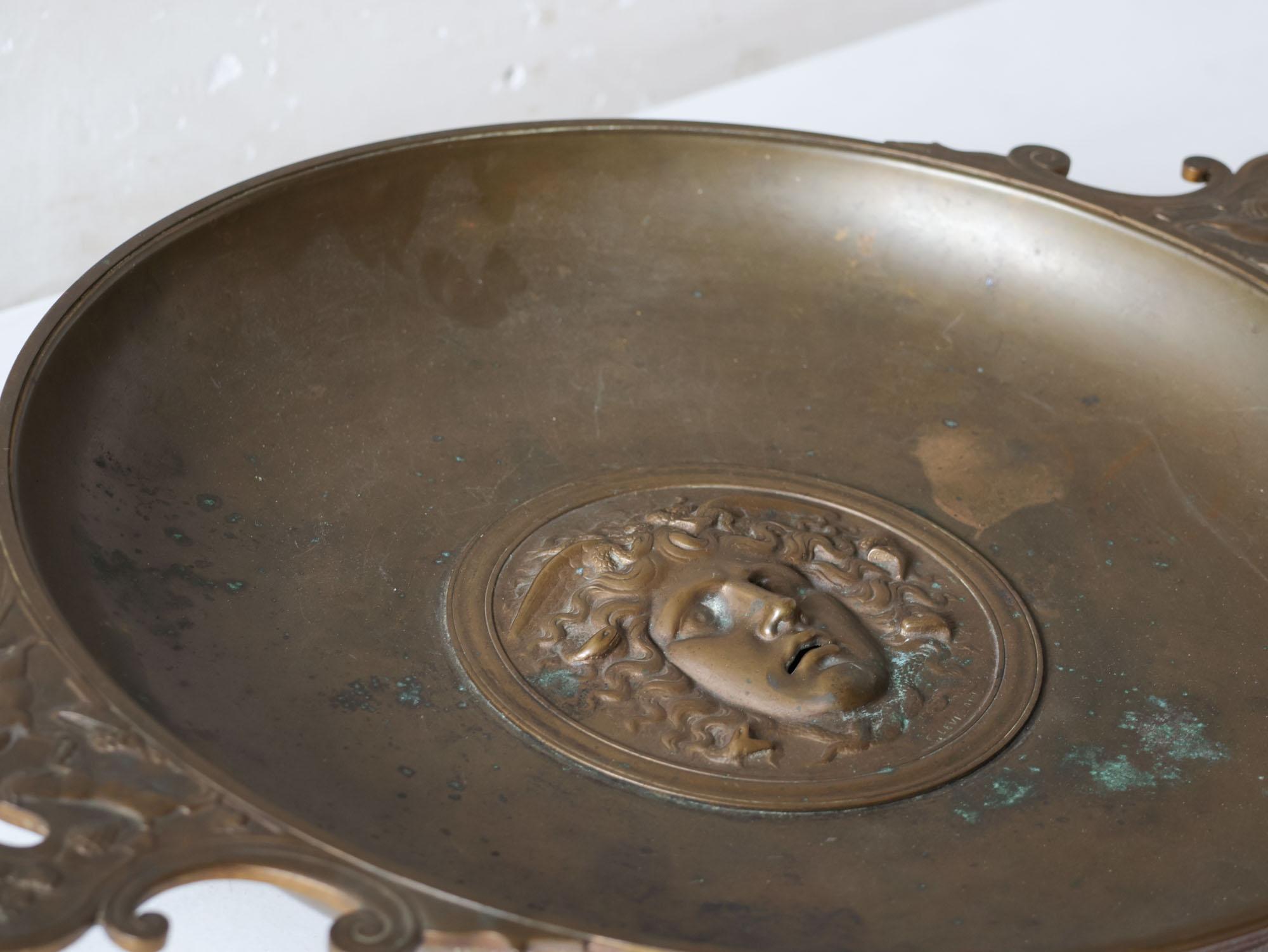 19th Century Italian Bronze Grand Tour Tazza with Medusa For Sale 2