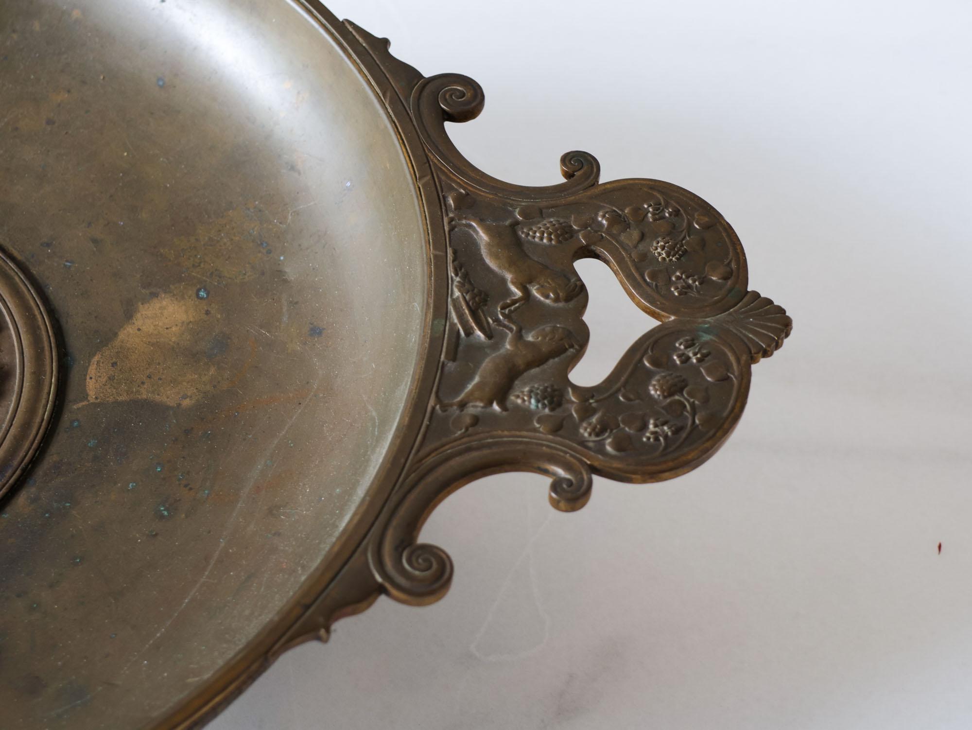 19th Century Italian Bronze Grand Tour Tazza with Medusa For Sale 4