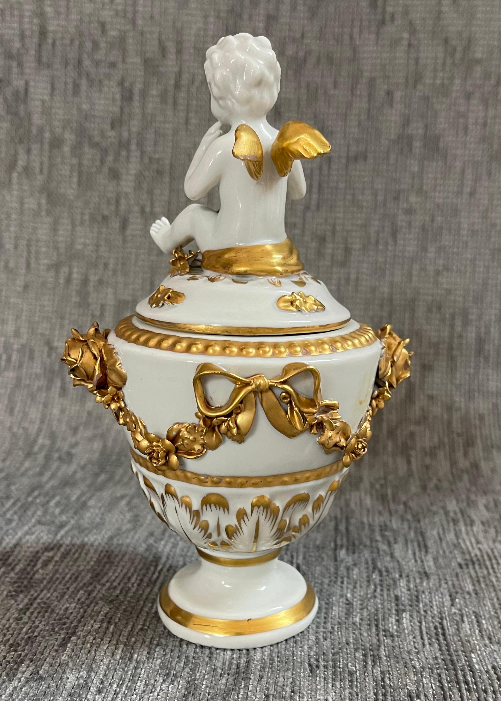 19th Century Italian Capodimonte Porcelain Vase 1