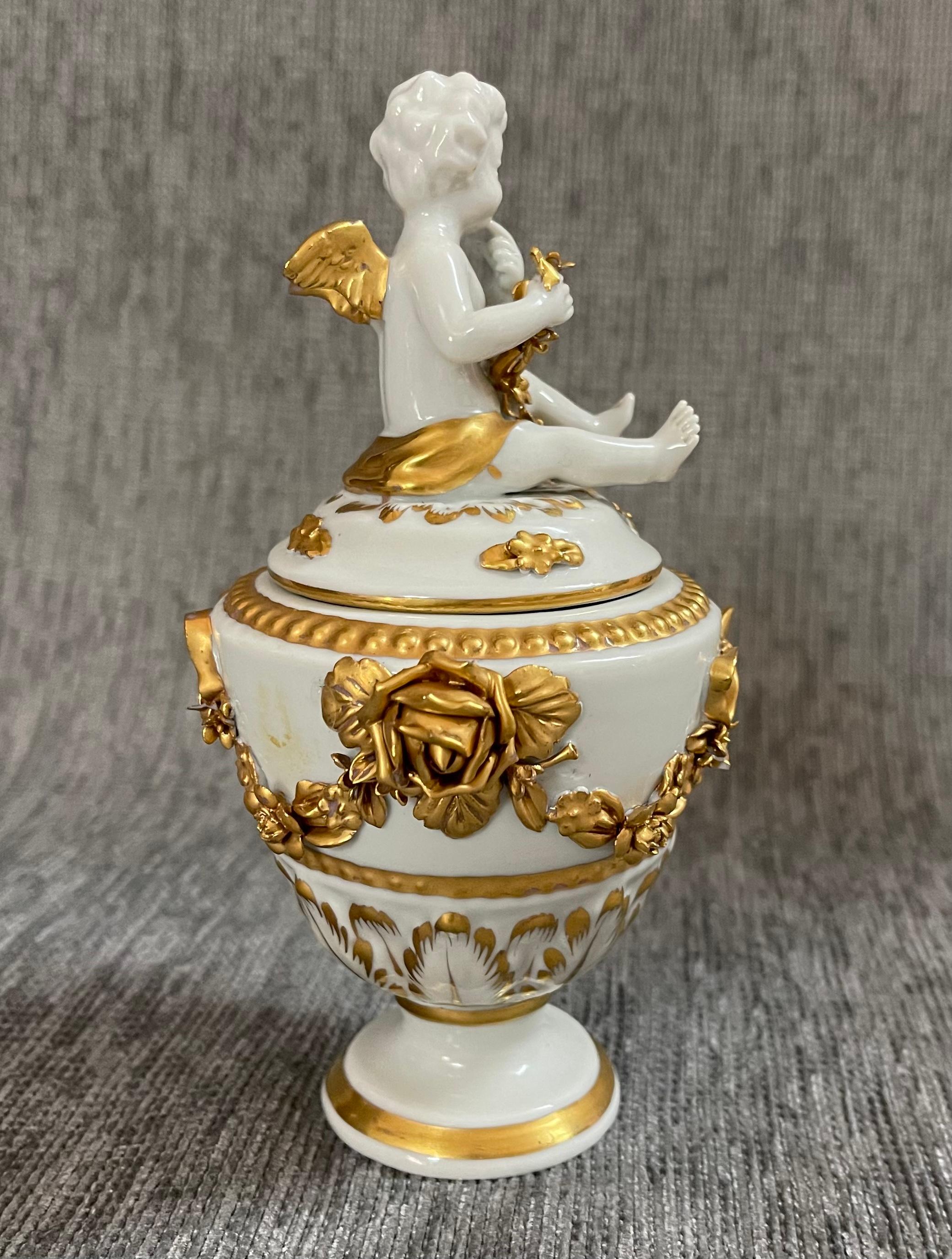 19th Century Italian Capodimonte Porcelain Vase 3