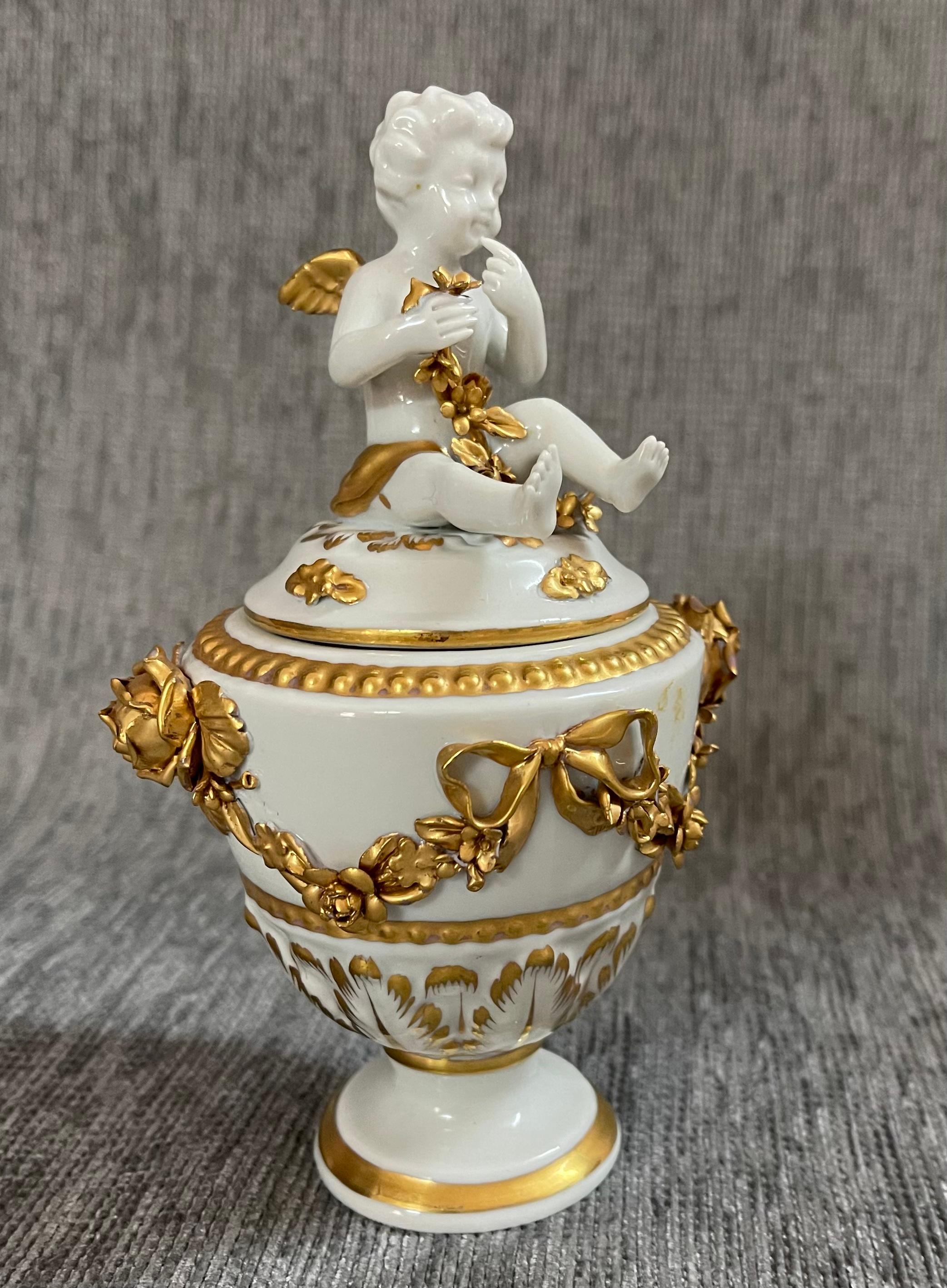 19th Century Italian Capodimonte Porcelain Vase 4